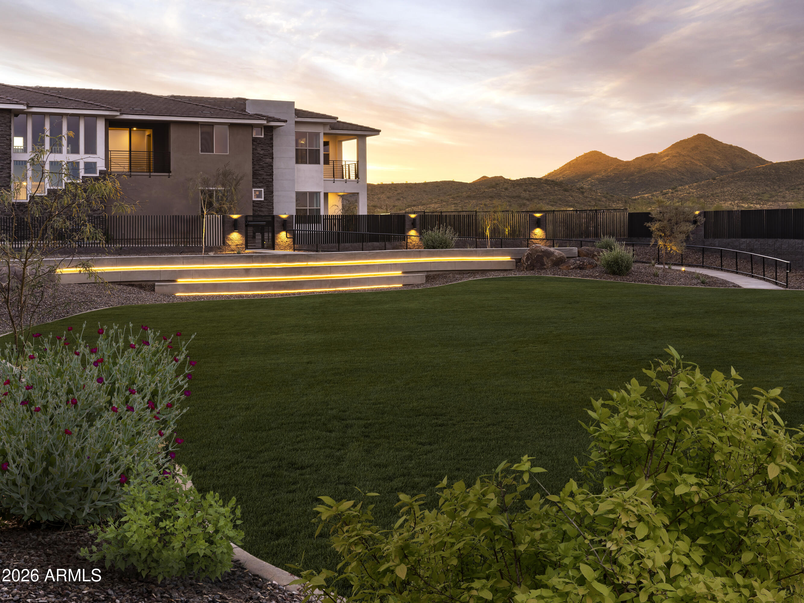 2121 W SONORAN DESERT Drive 138, Phoenix, AZ 85085
