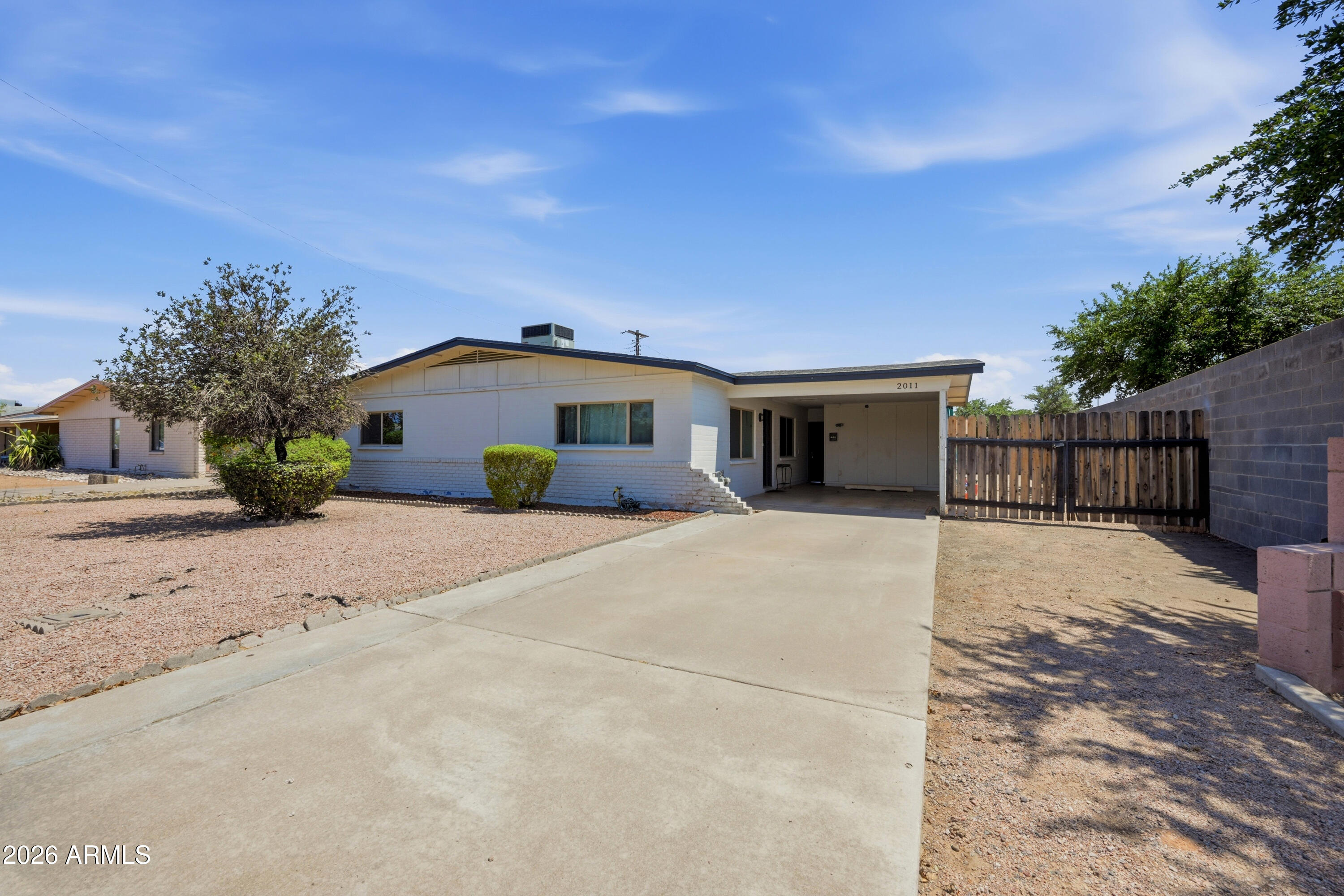 2011 E BRAMBLE Avenue, Mesa, AZ 85204
