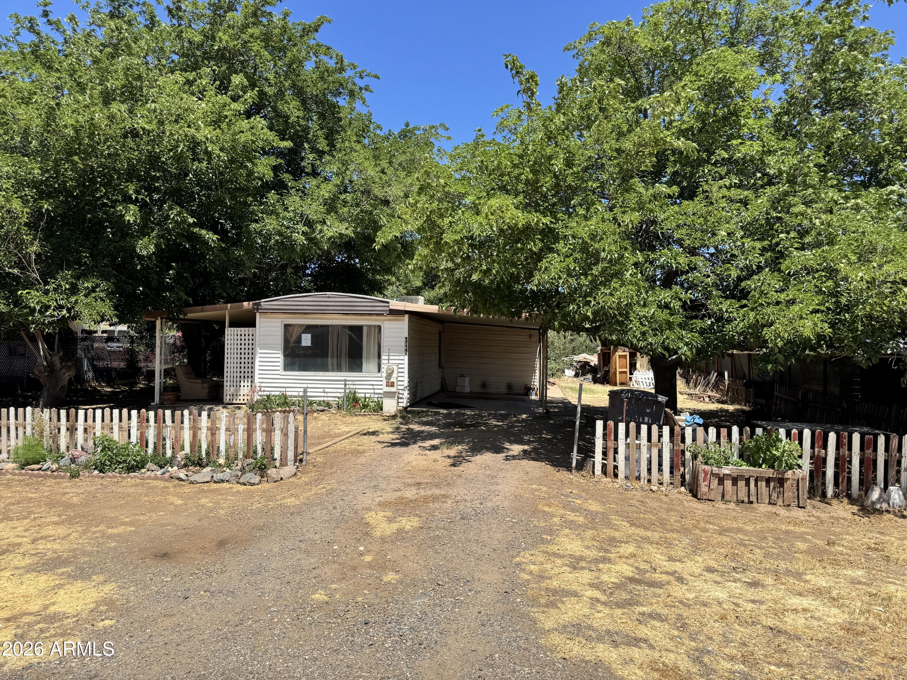 17146 E MEADOW Lane, Mayer, AZ 86333