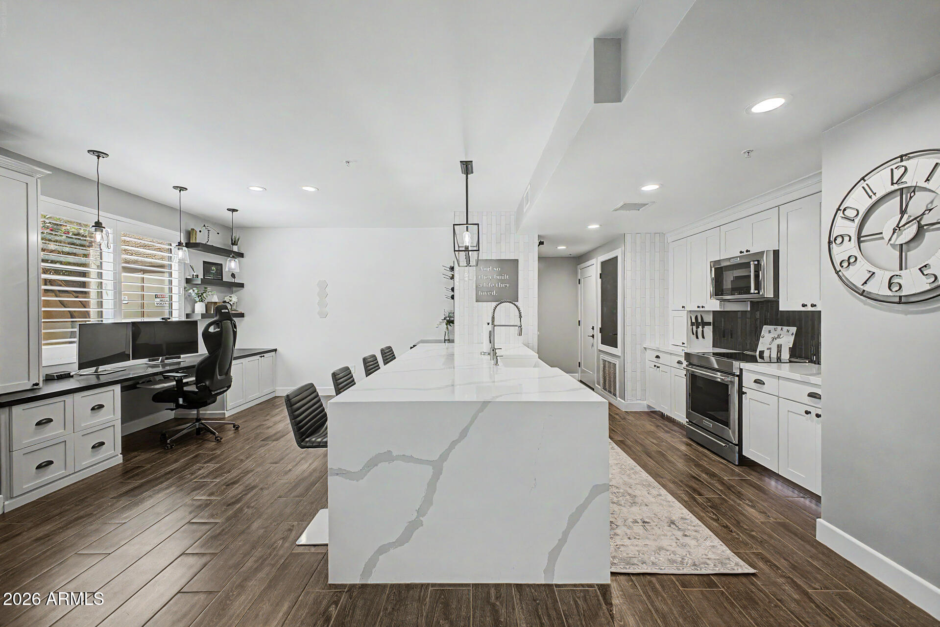 705 W QUEEN CREEK Road 1061, Chandler, AZ 85248