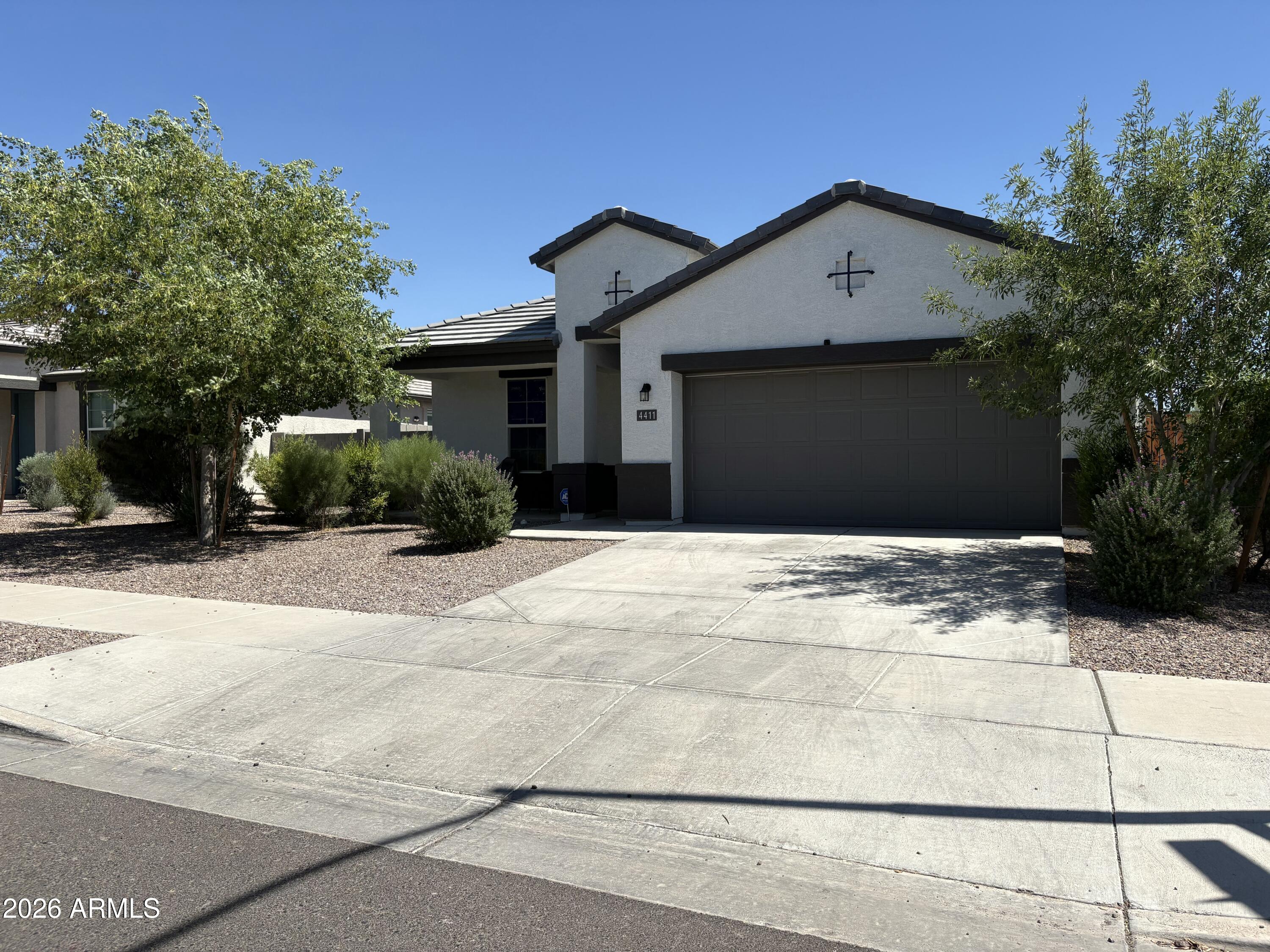 4411 W DESERT Lane, Laveen, AZ 85339
