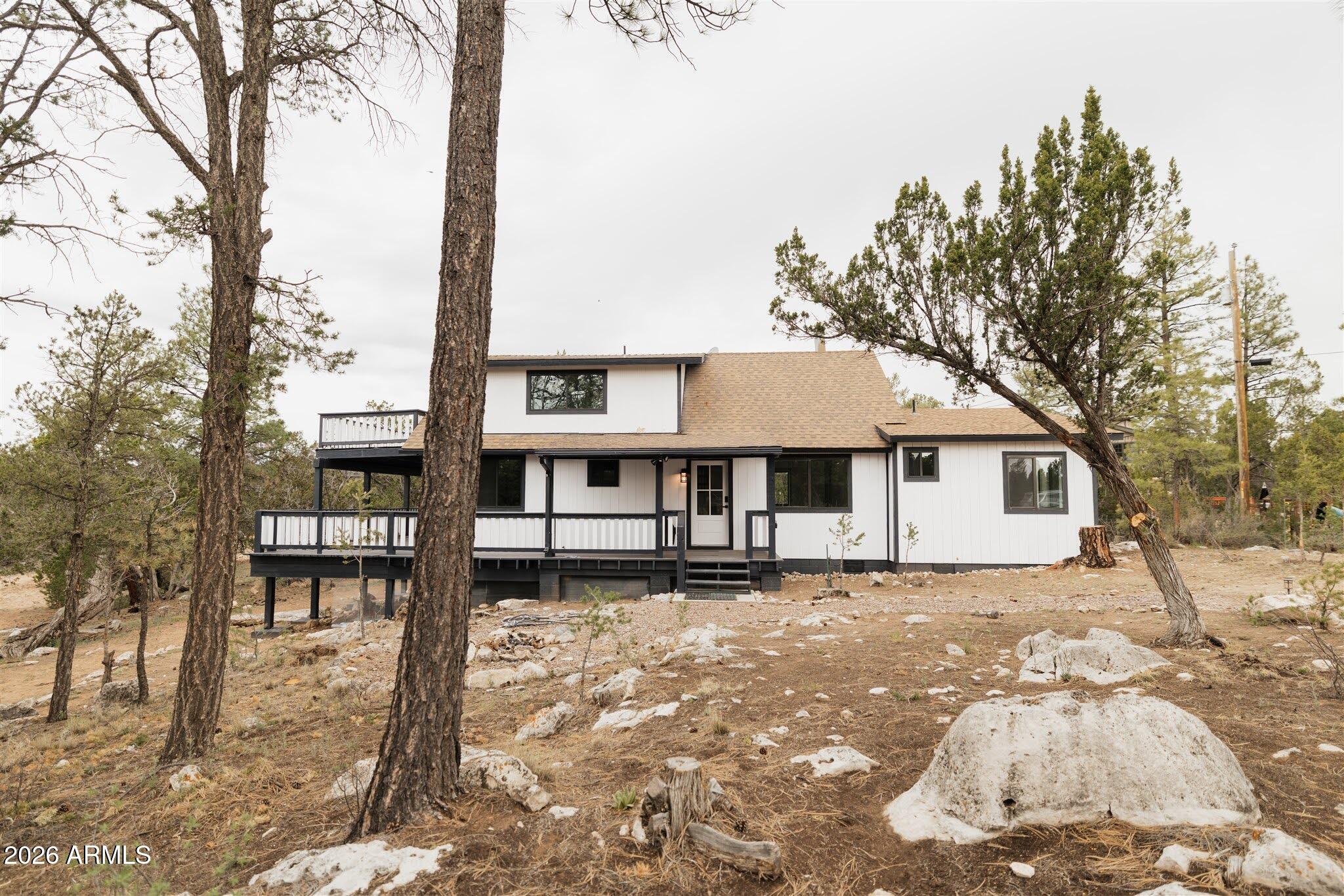 3326 Homestead Drive, Overgaard, AZ 85933