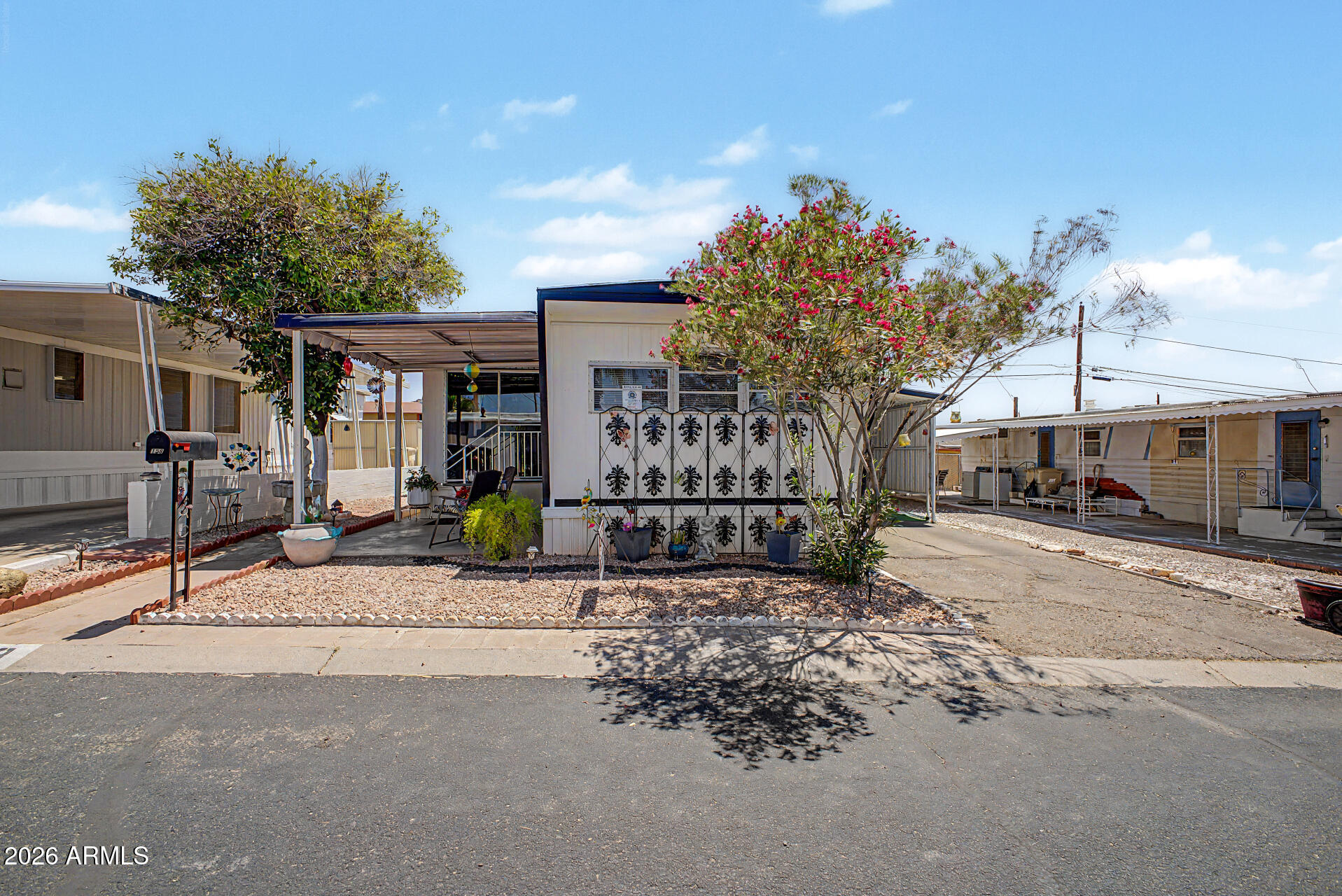 10401 N CAVE CREEK Road 158, Phoenix, AZ 85020