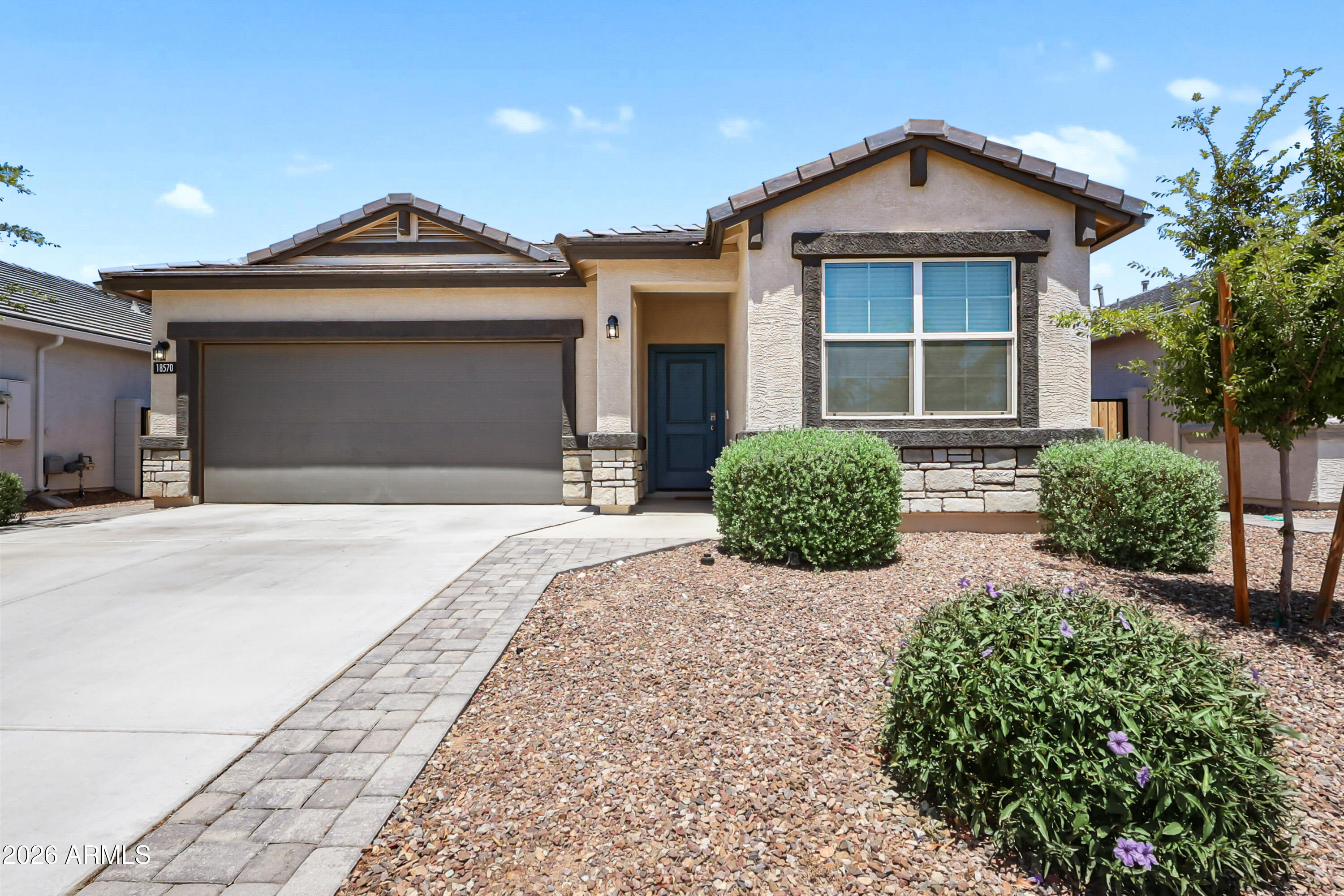 18570 W DESERT HOLLOW Drive, Wittmann, AZ 85361