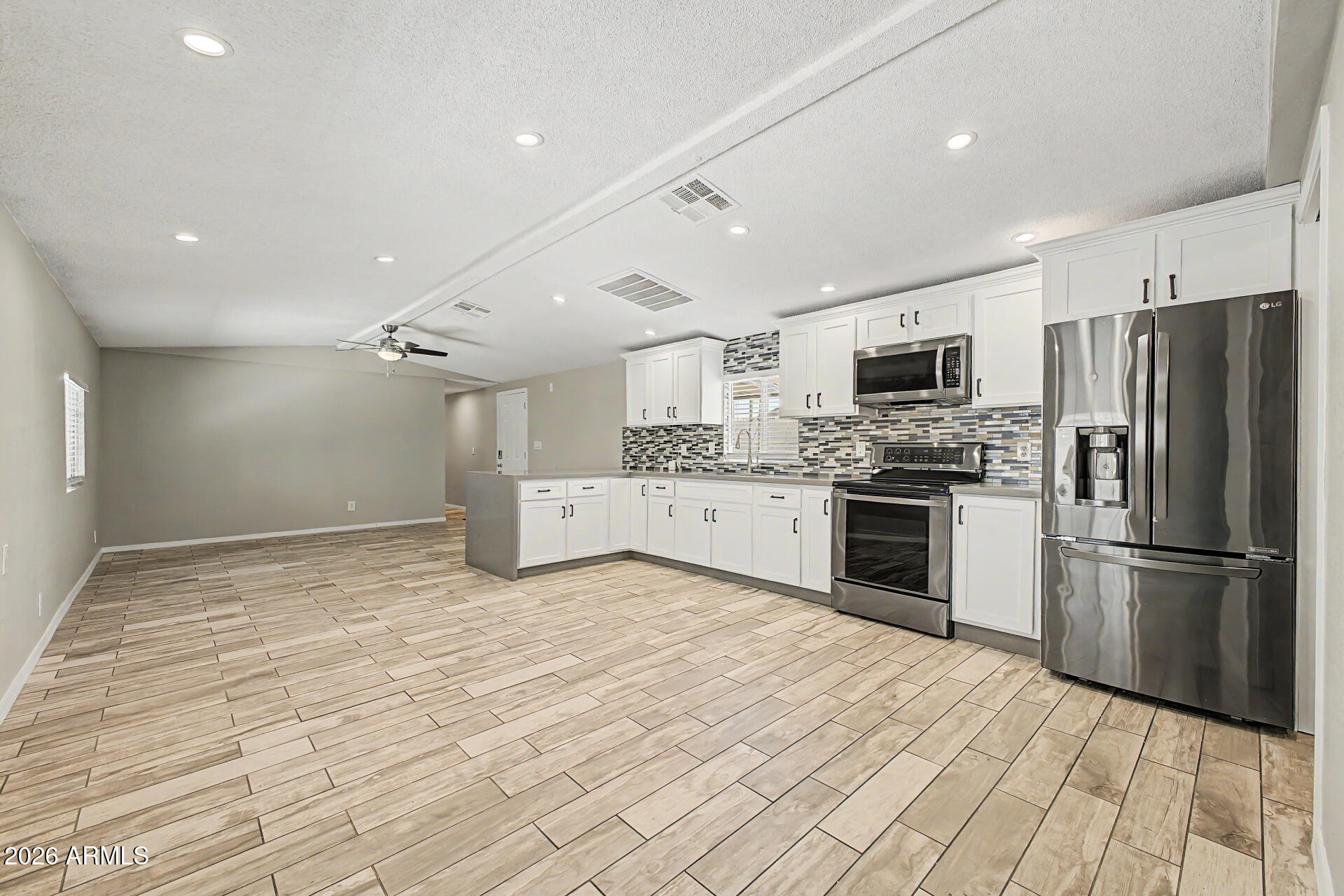 1221 N DYSART Road 27, Avondale, AZ 85323