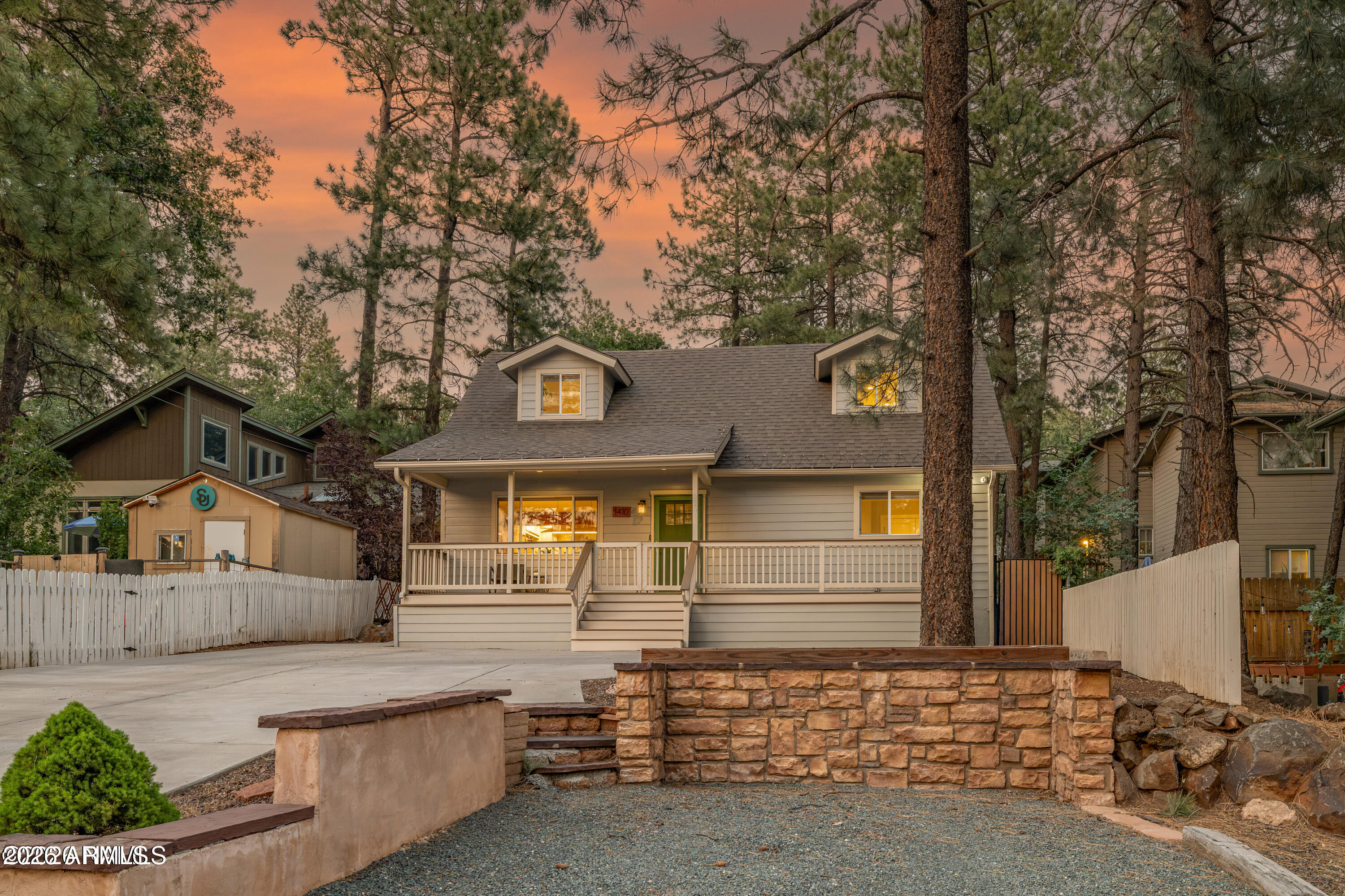 1410 N Rim Drive, Flagstaff, AZ 86001