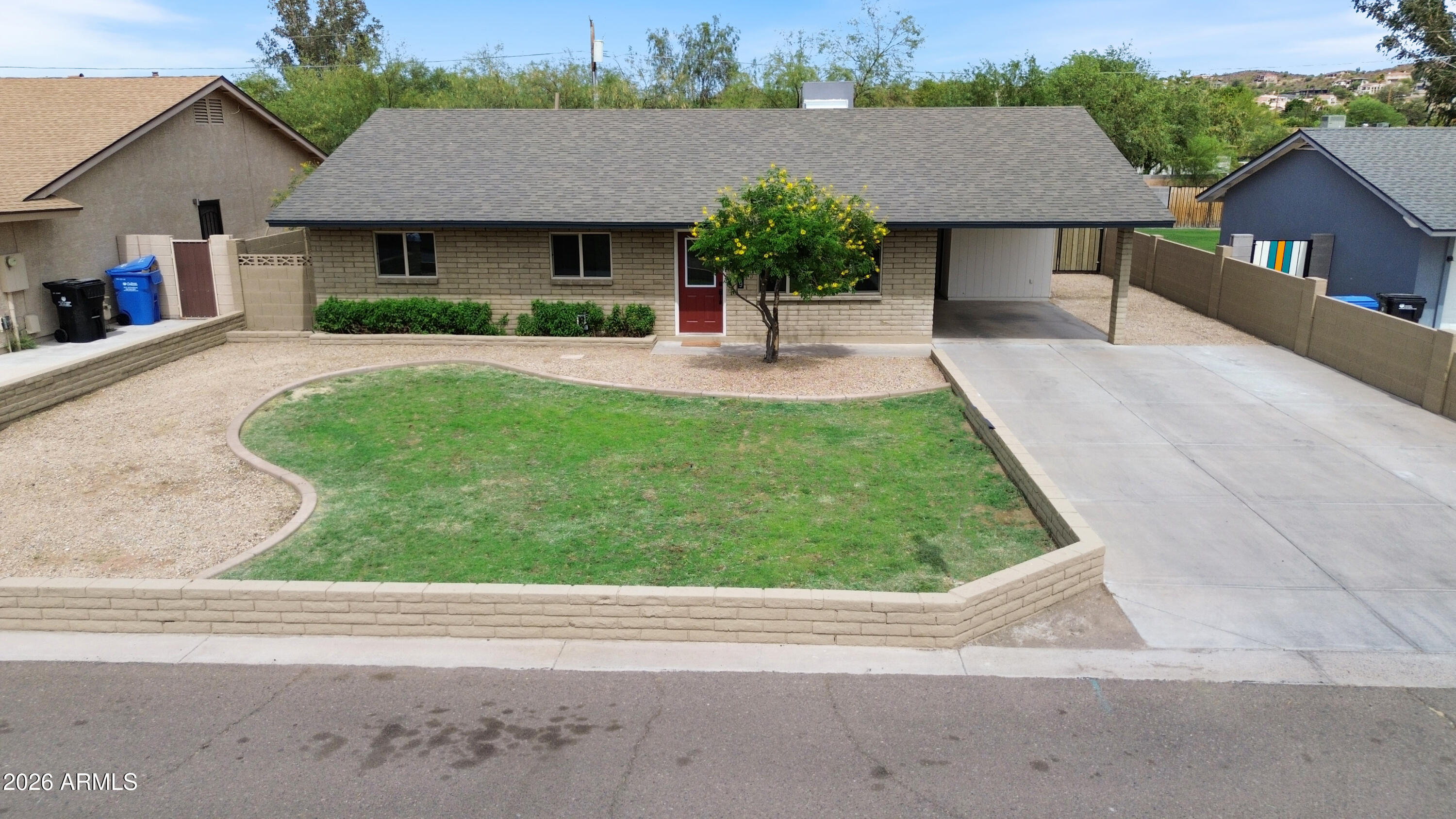 13829 N 10TH Place, Phoenix, AZ 85022