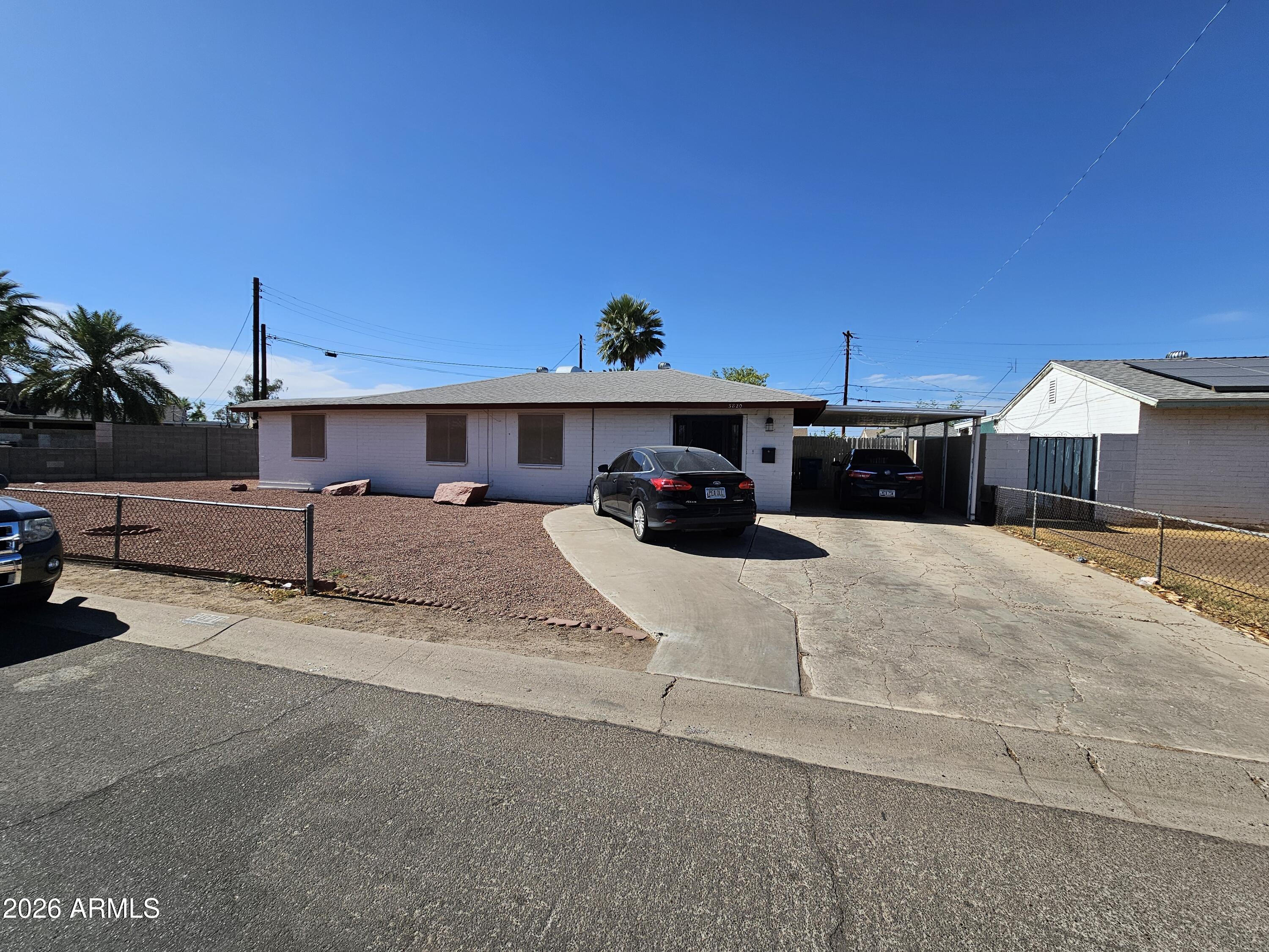 3820 W MONTE VISTA Road, Phoenix, AZ 85009