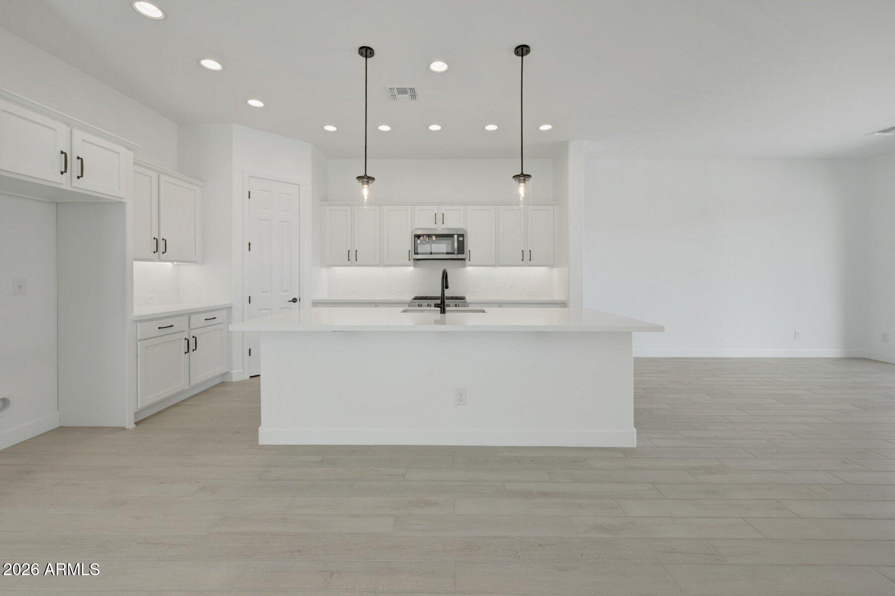 2947 E MISSION Lane, San Tan Valley, AZ 85140