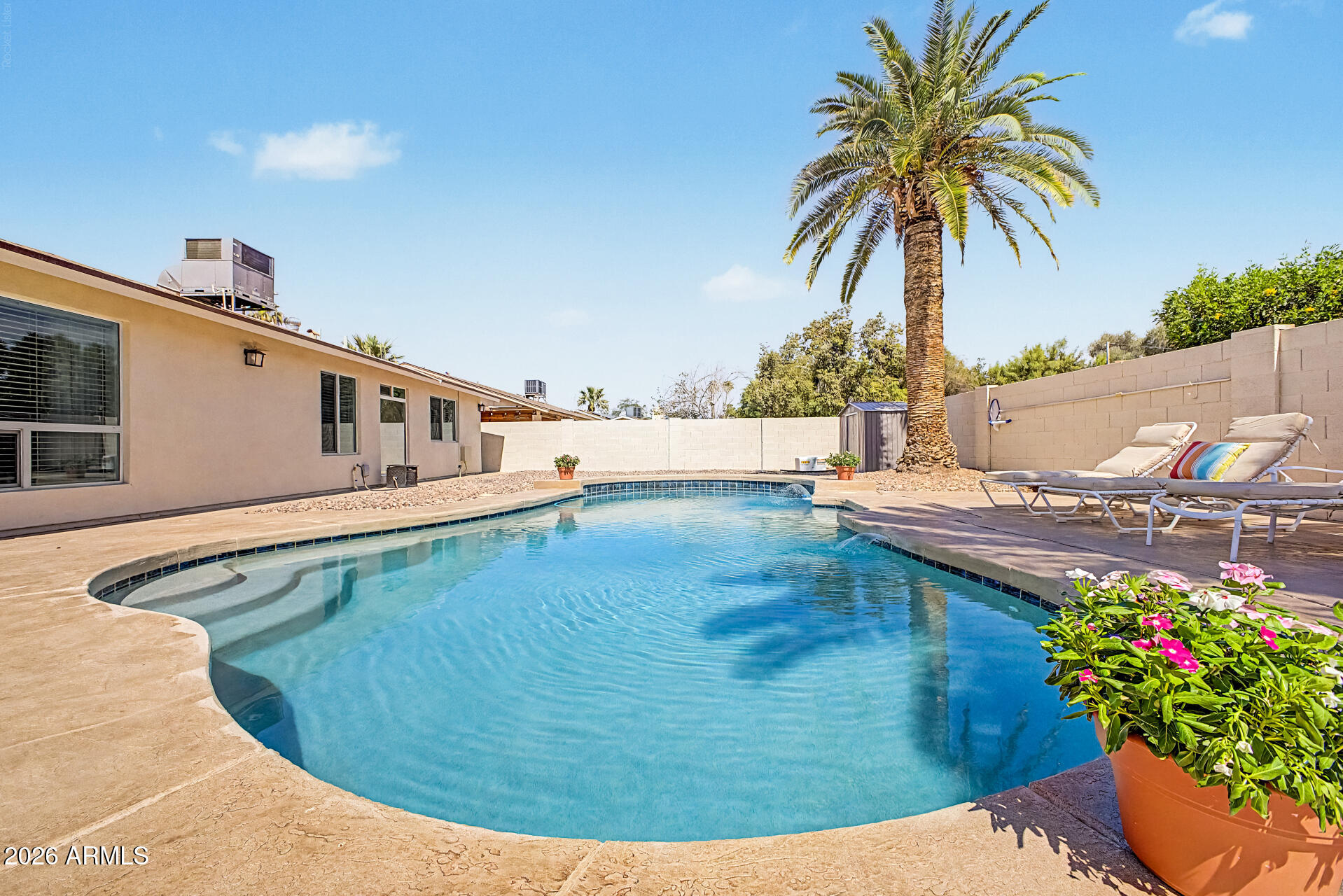755 W LAGUNA AZUL Avenue, Mesa, AZ 85210