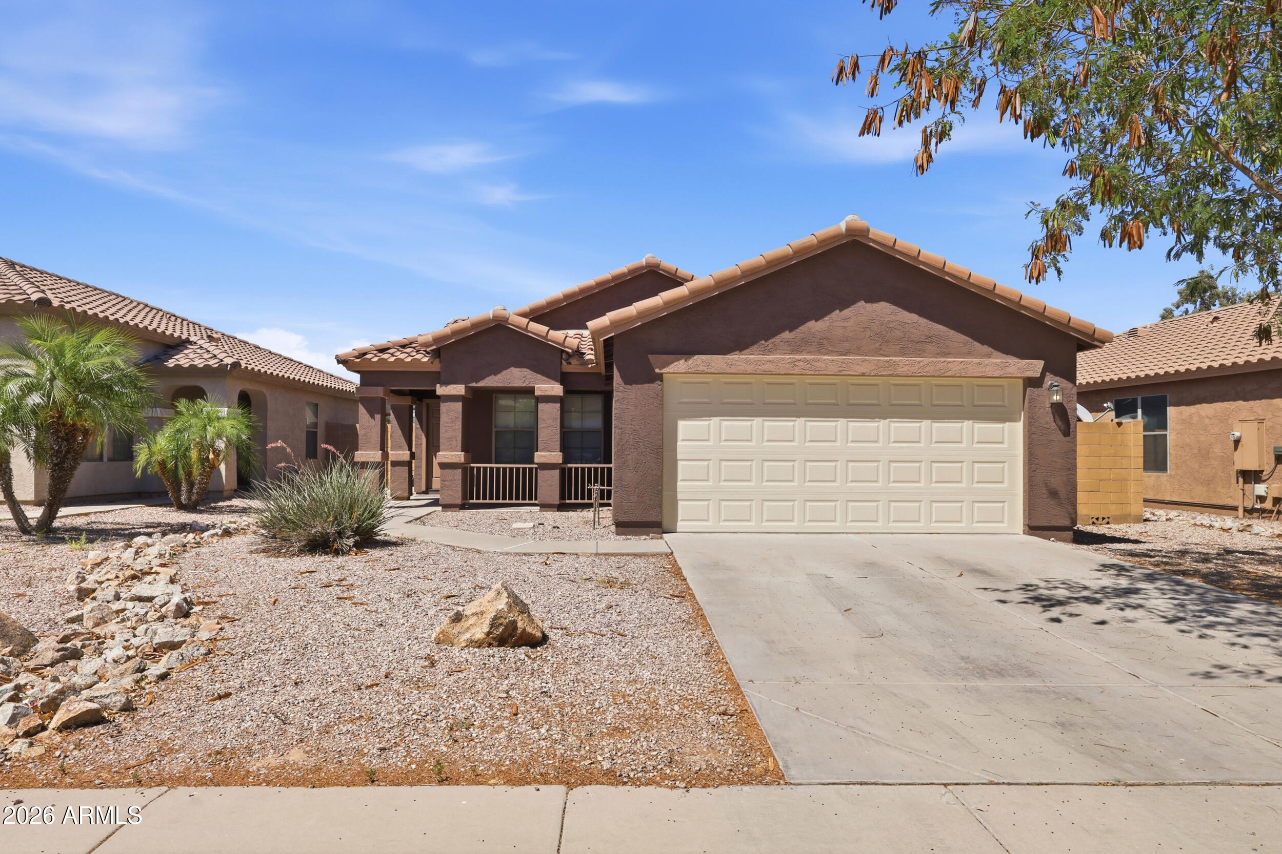 3560 W MESQUITE Avenue, San Tan Valley, AZ 85144