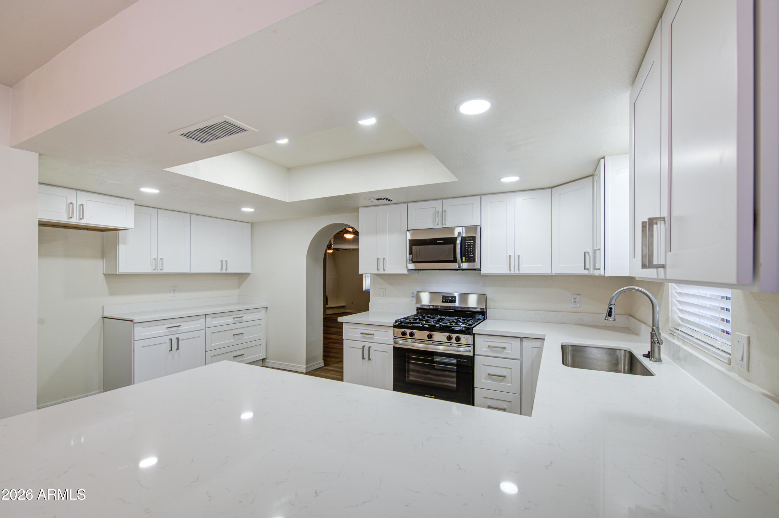 206 W SUNLAND Avenue, Phoenix, AZ 85041