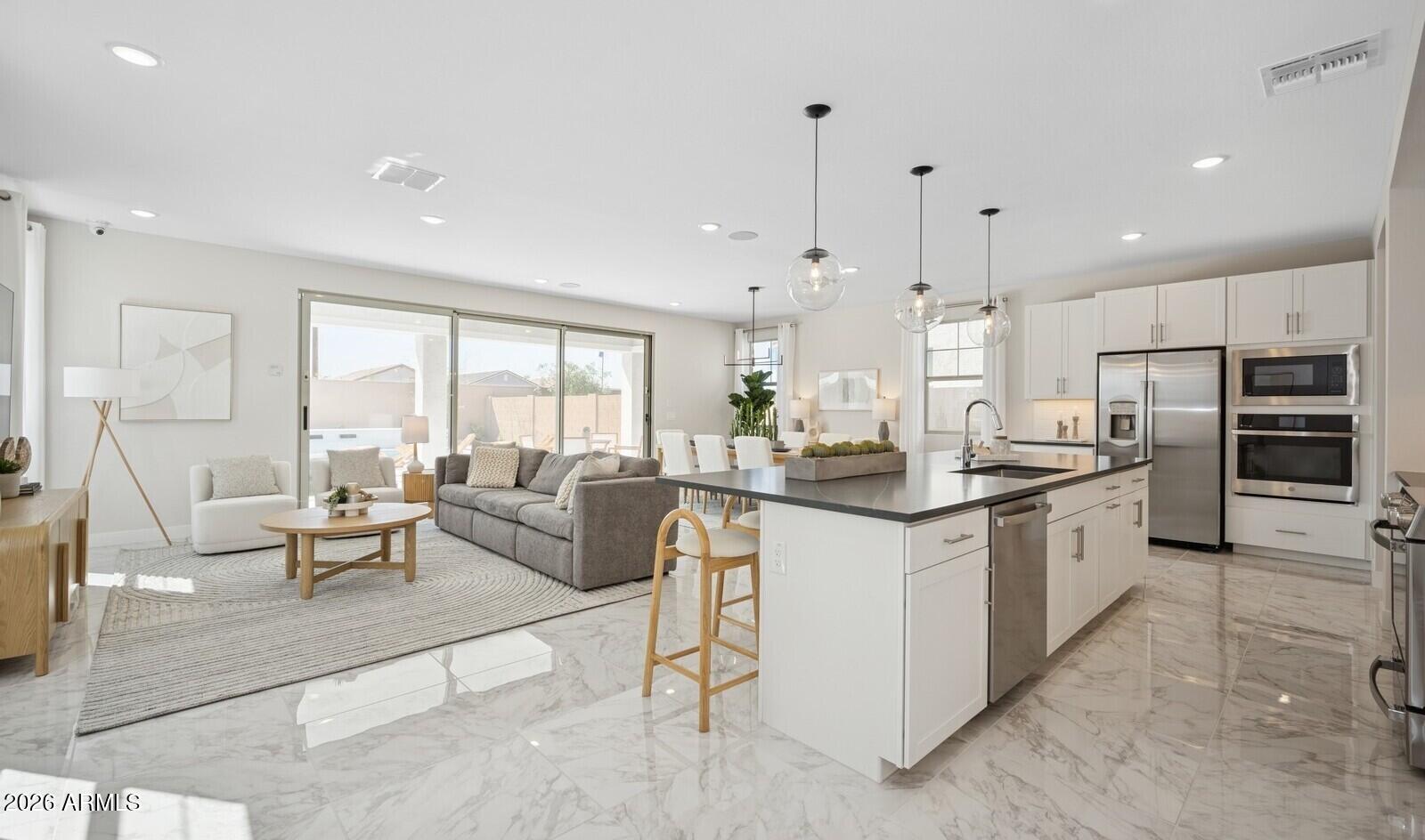 8018 W Loma Lane, Peoria, AZ 85345