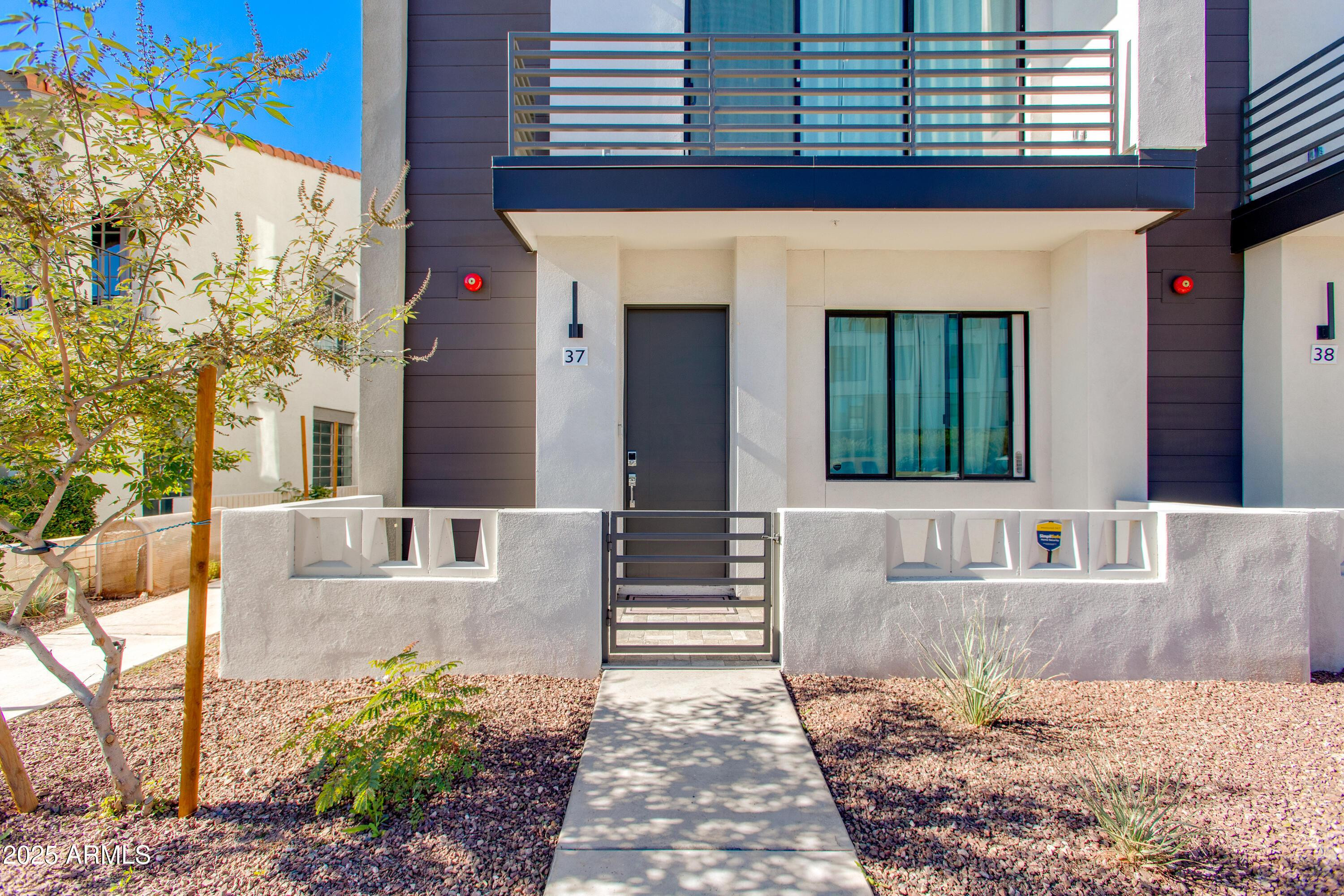 4220 N 32nd Street Unit 37, Phoenix, AZ 85018
