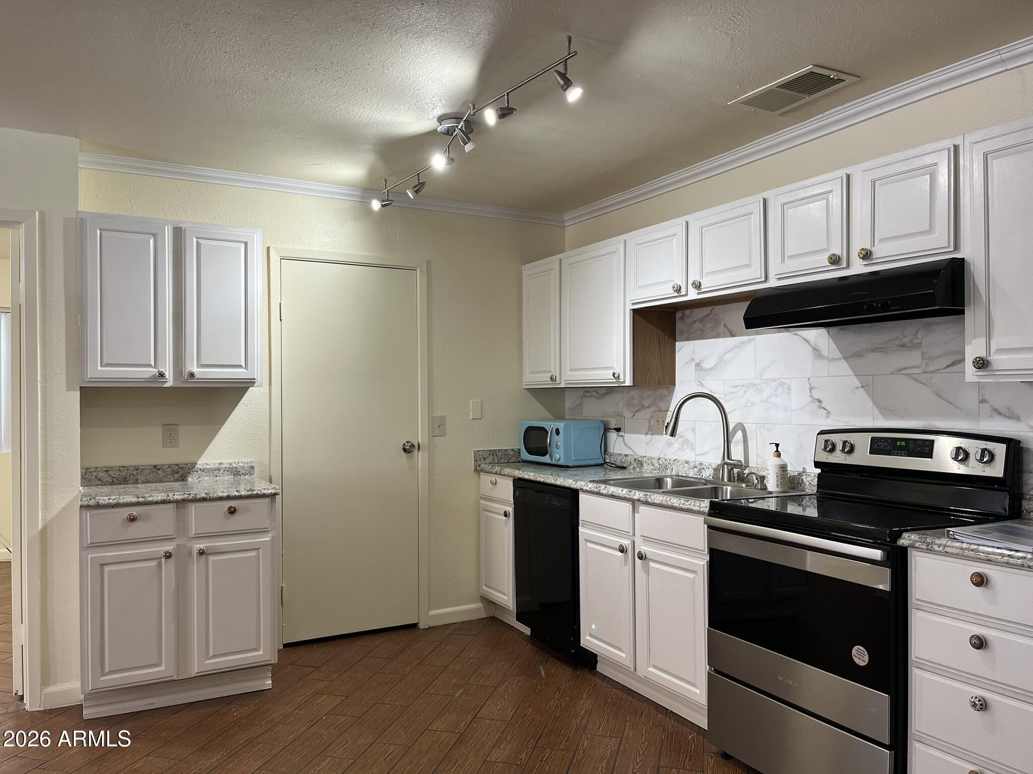 3511 E BASELINE Road 1213, Phoenix, AZ 85042