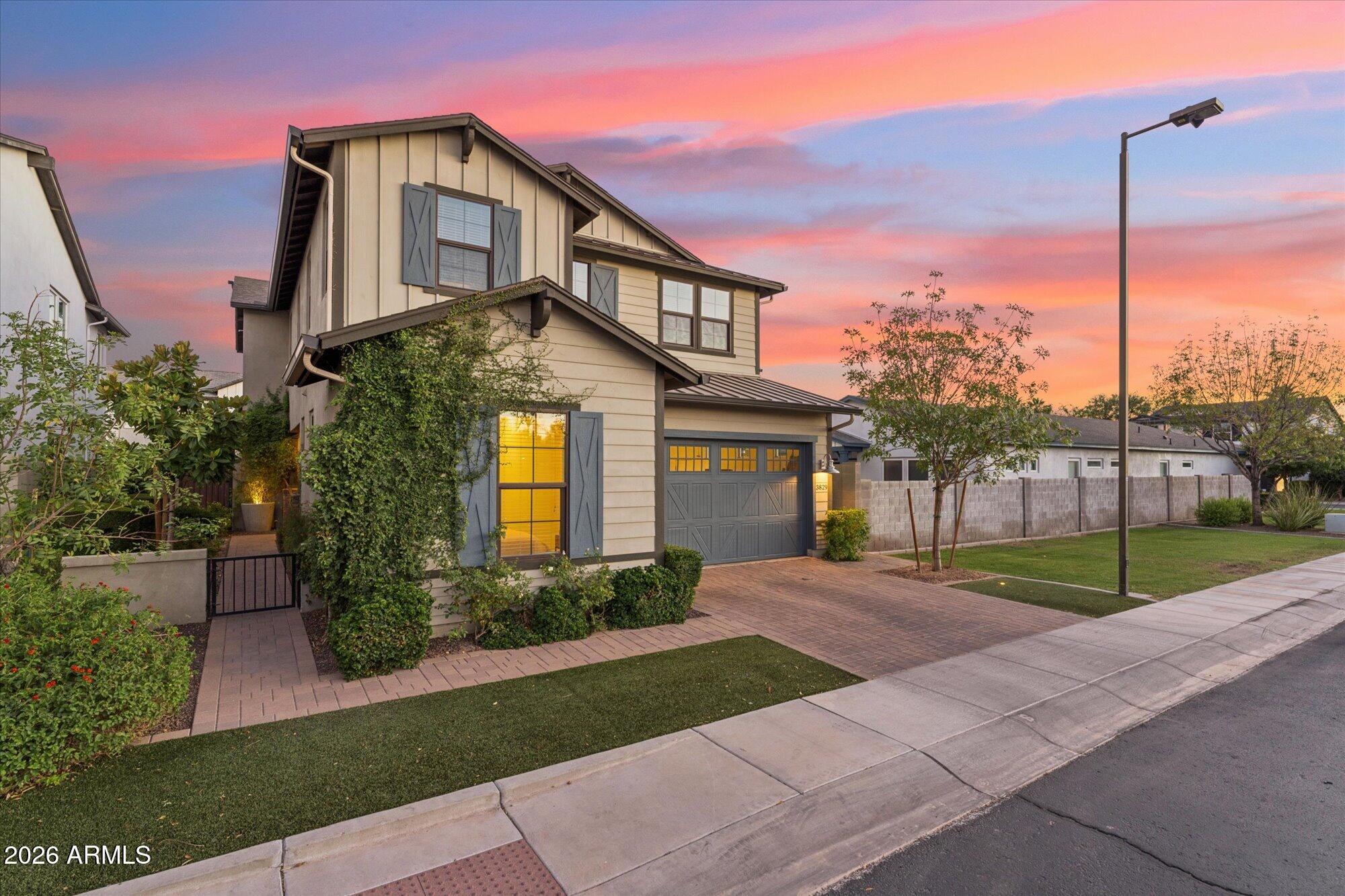 3829 E CRITTENDEN Lane, Phoenix, AZ 85018