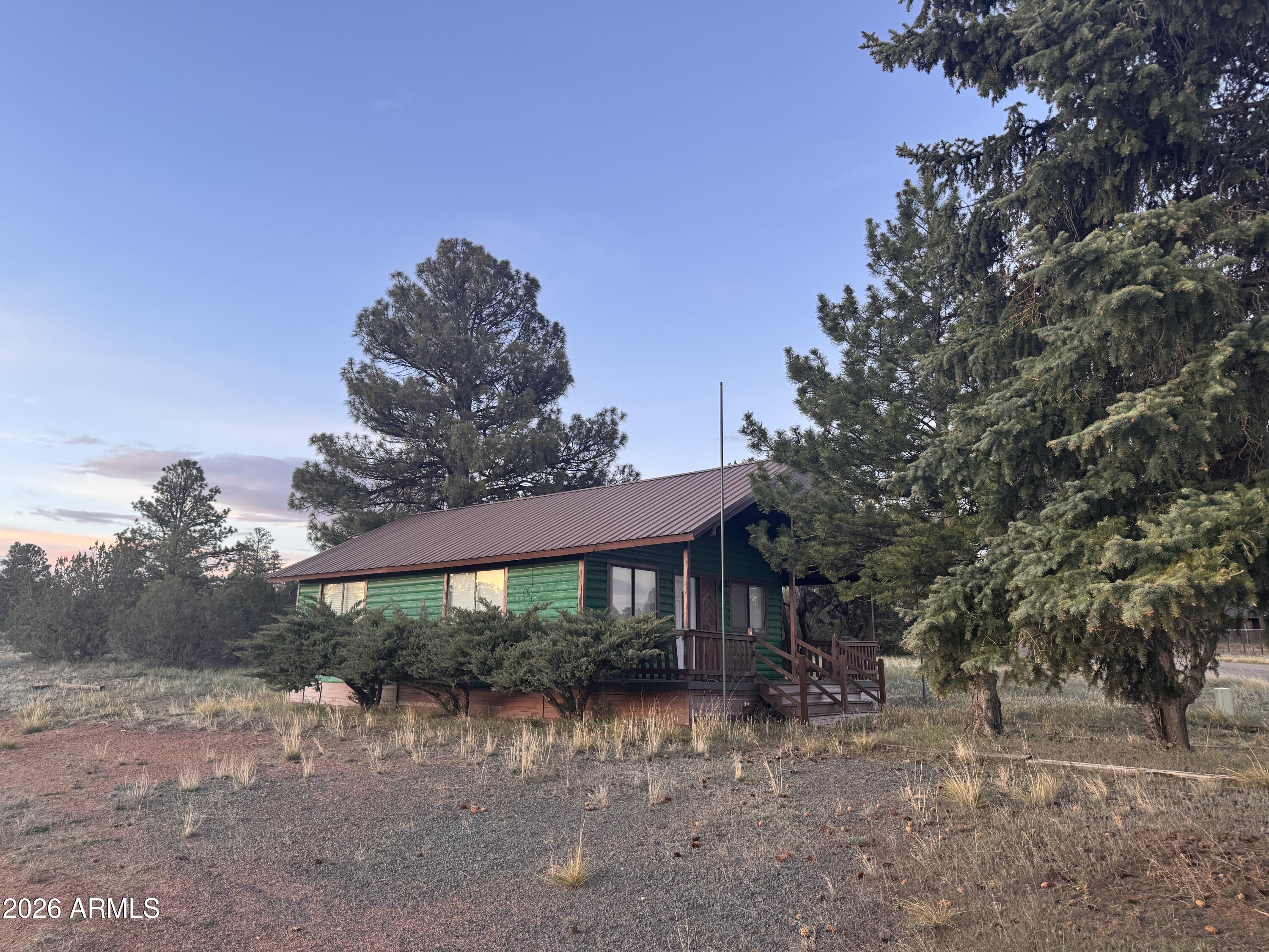 2209 COUNTRY CLUB Drive, Overgaard, AZ 85933