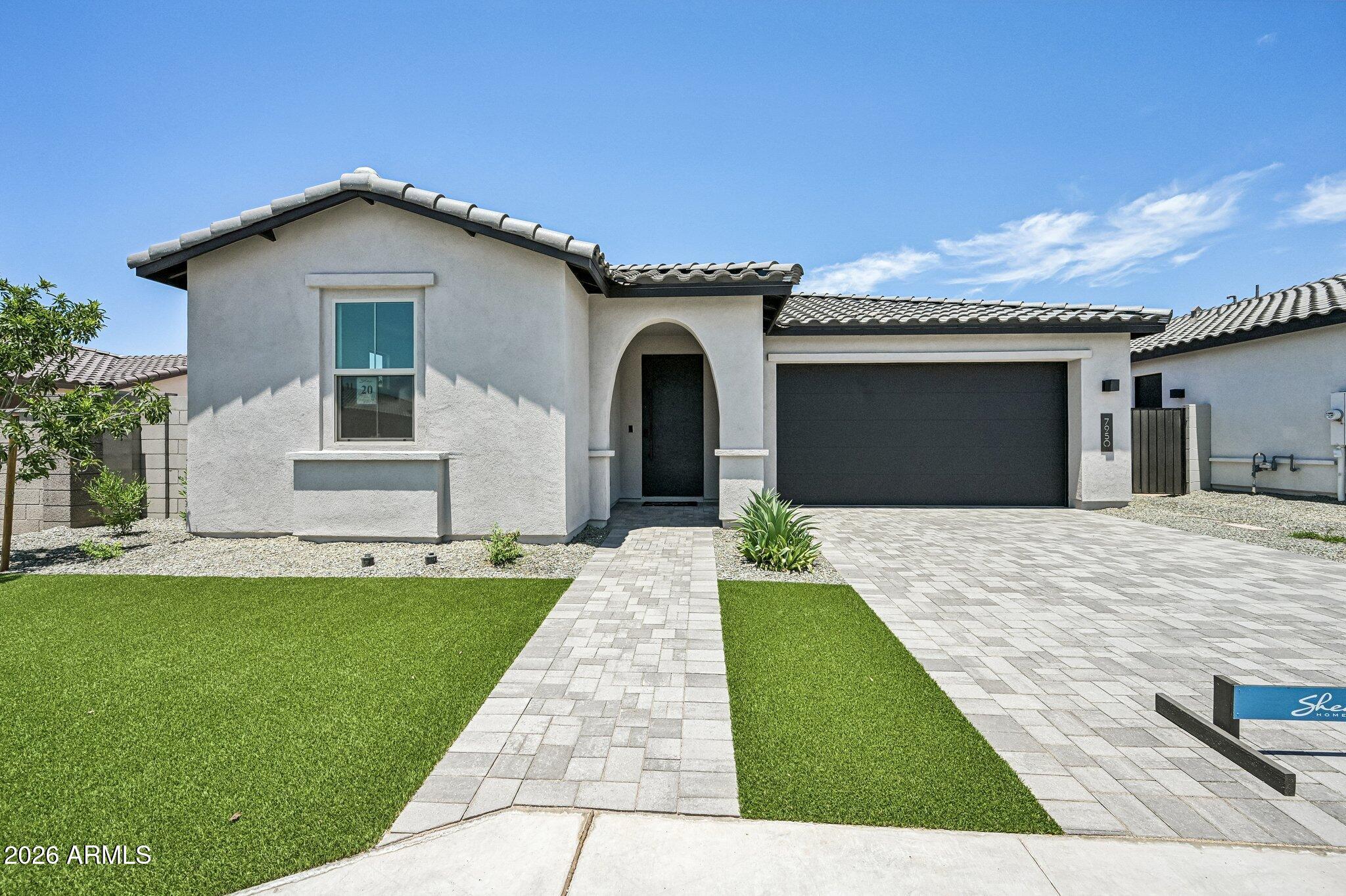 7950 W LOMA Lane, Peoria, AZ 85345