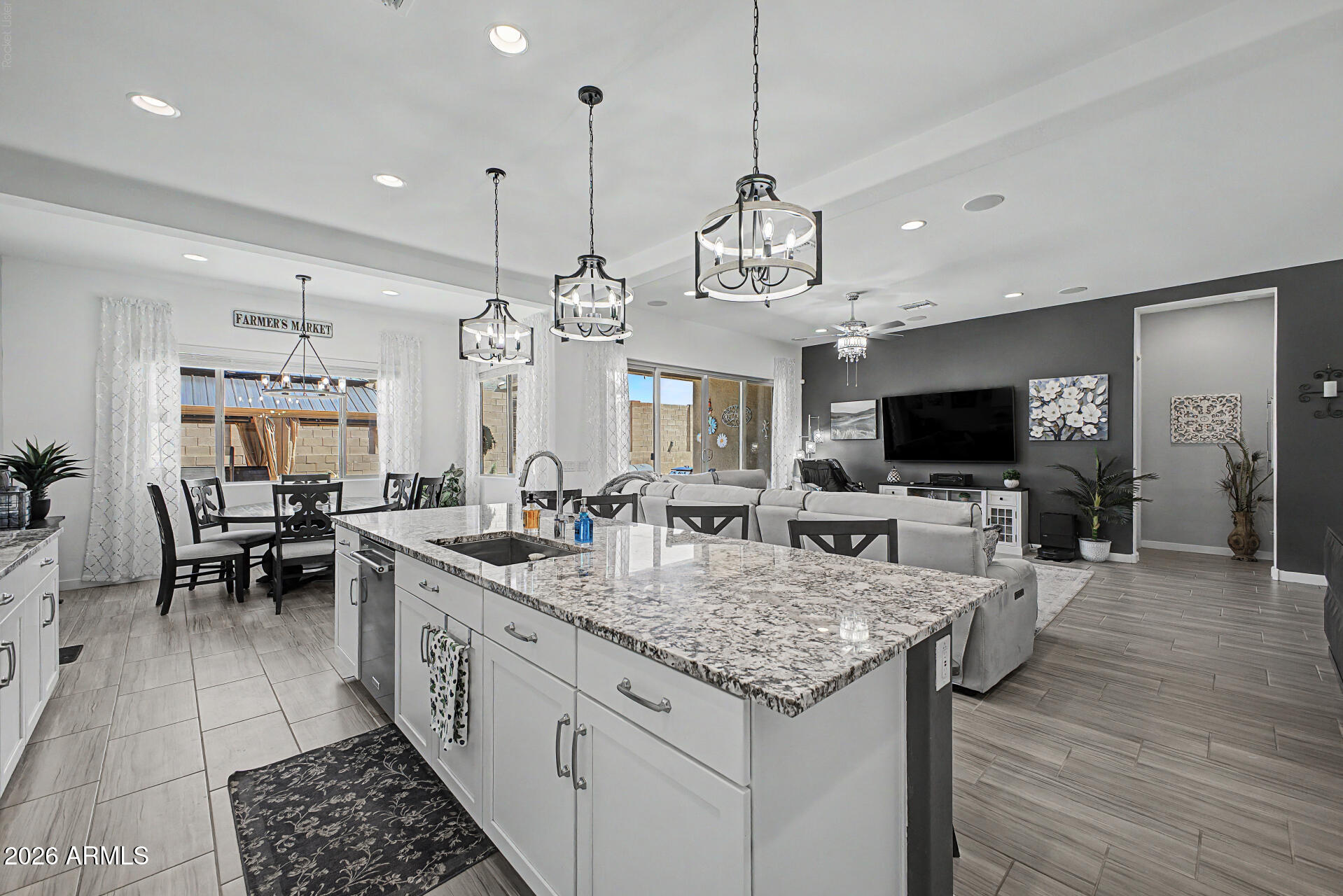 18904 W LAUREL Lane, Surprise, AZ 85388