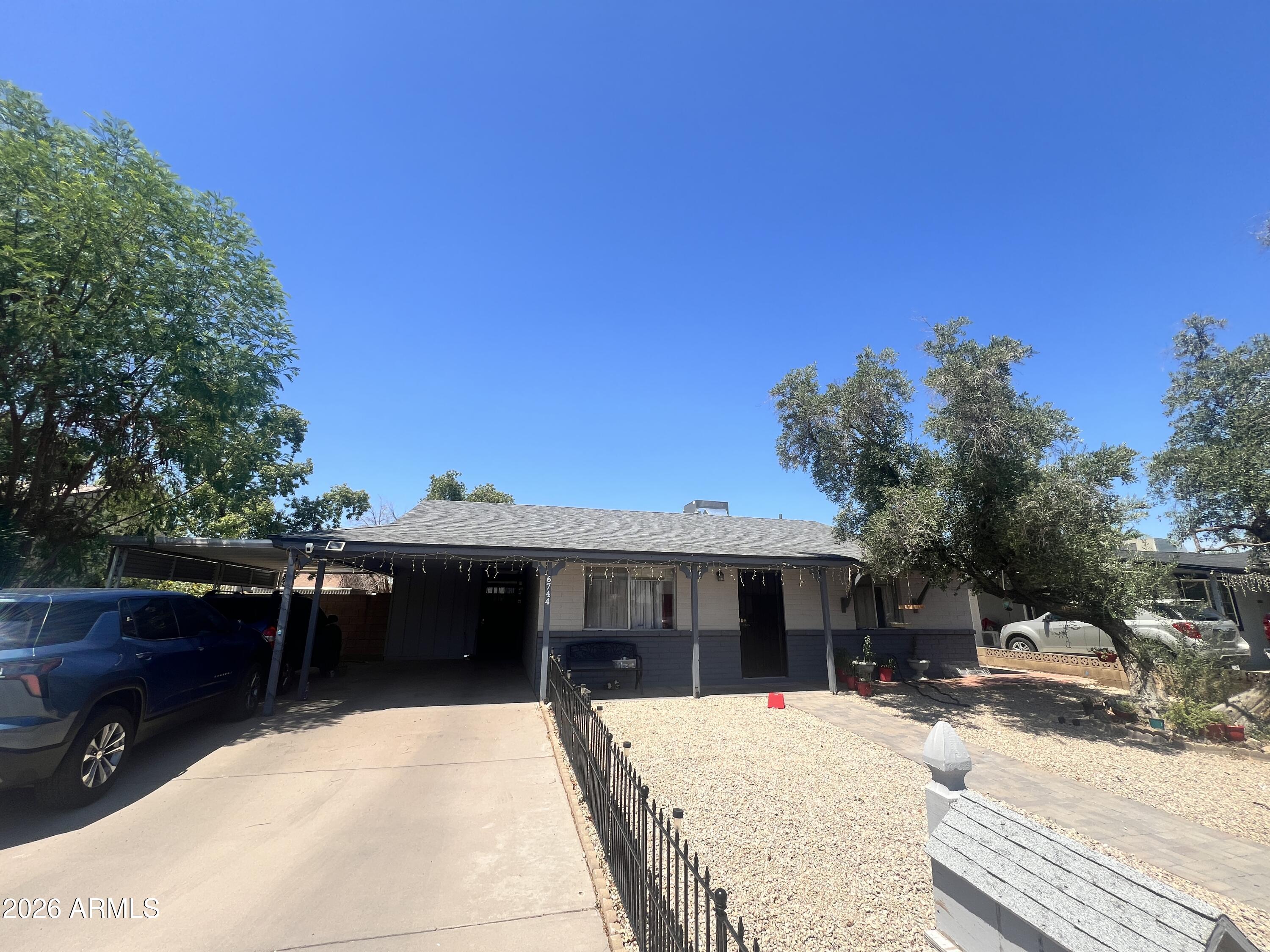 6744 W SAN MIGUEL Avenue, Glendale, AZ 85303