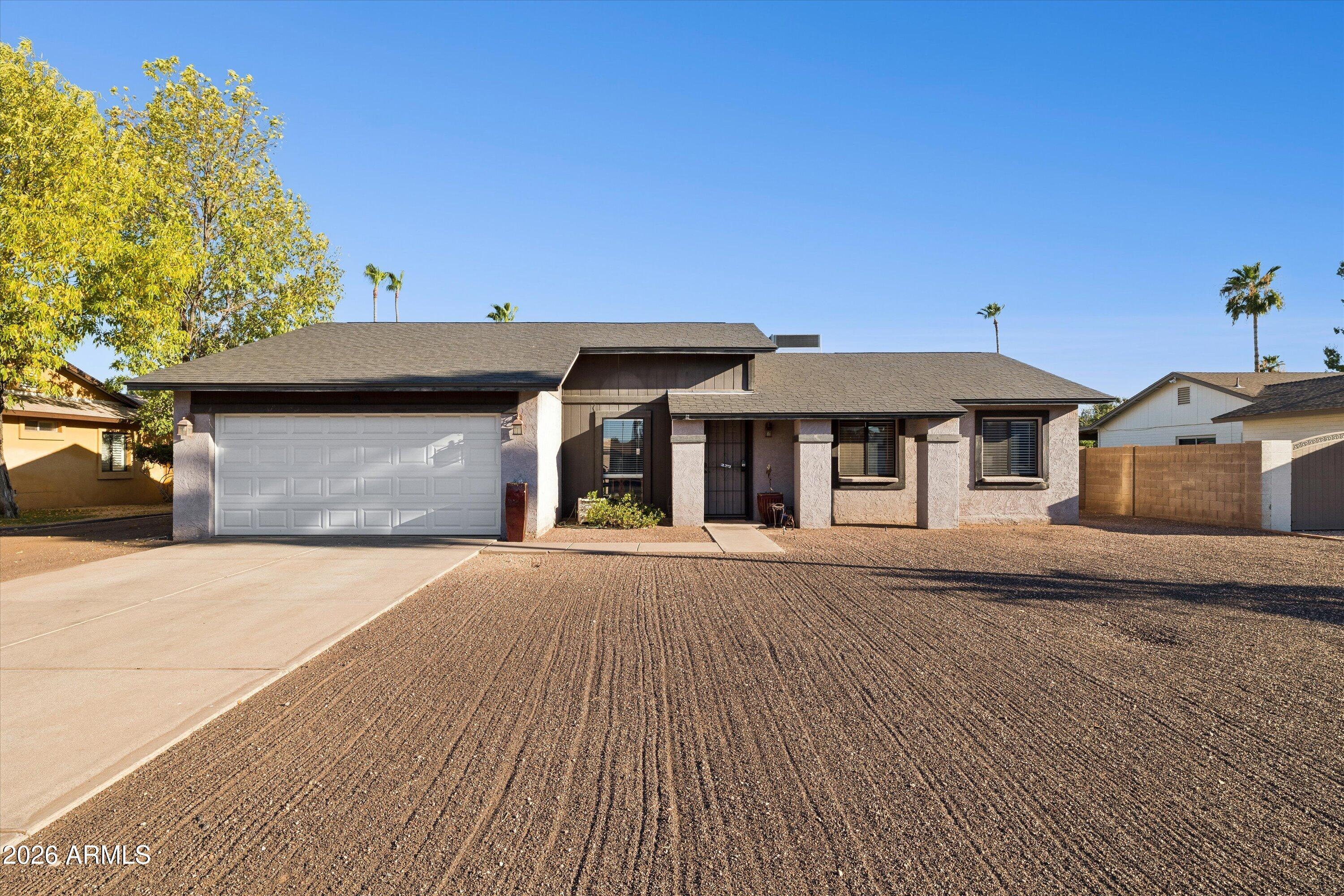 4921 E Winchcomb Drive, Scottsdale, AZ 85254