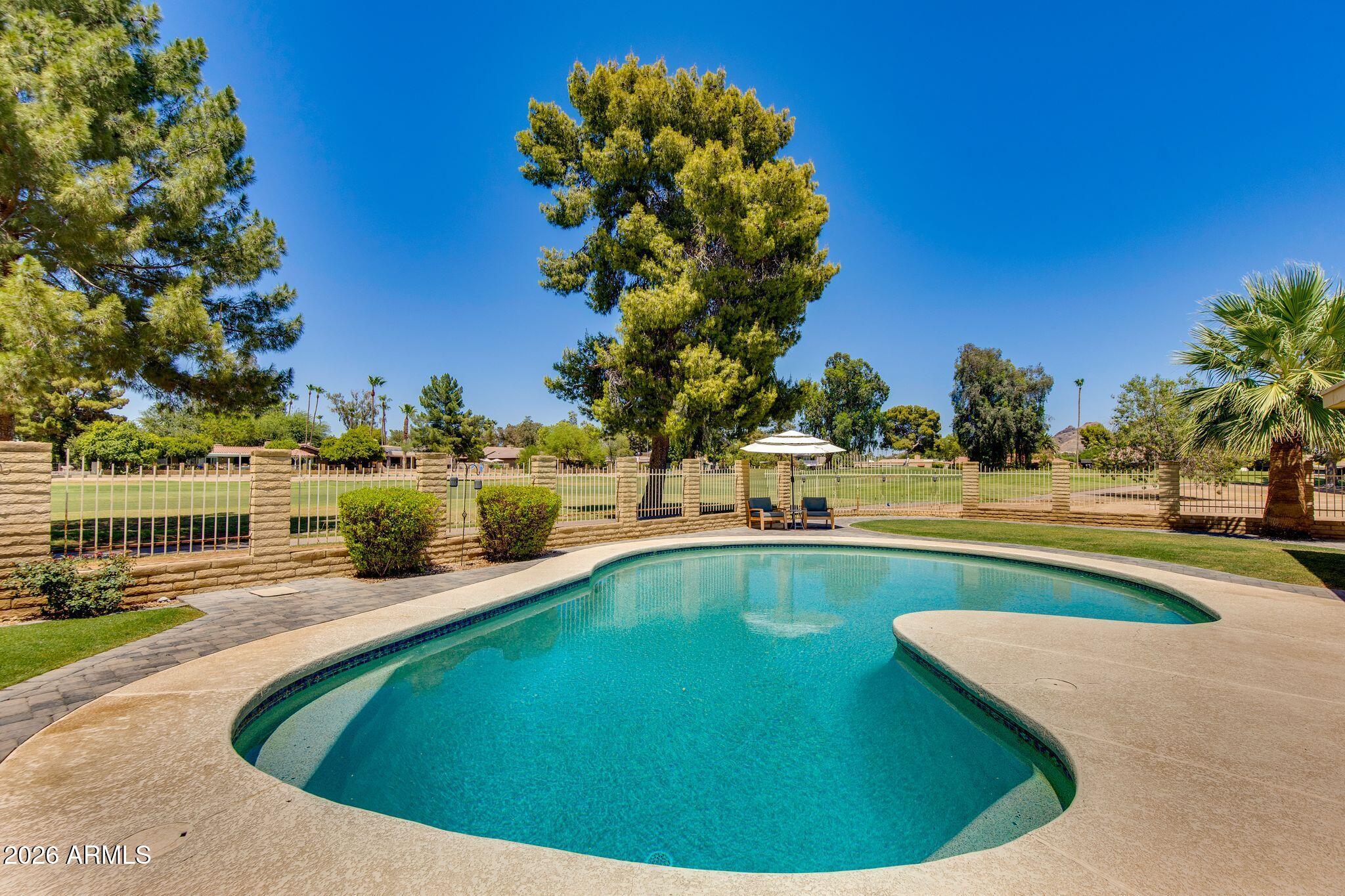 512 W MOON VALLEY Drive, Phoenix, AZ 85023