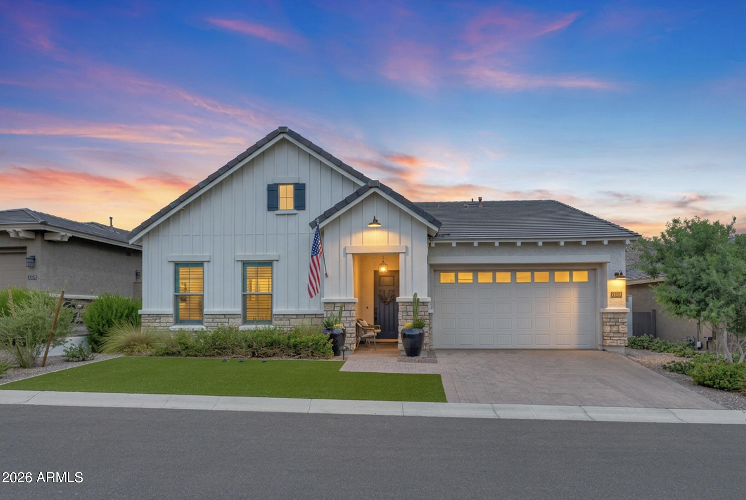 21358 W HILLCREST Boulevard, Buckeye, AZ 85396