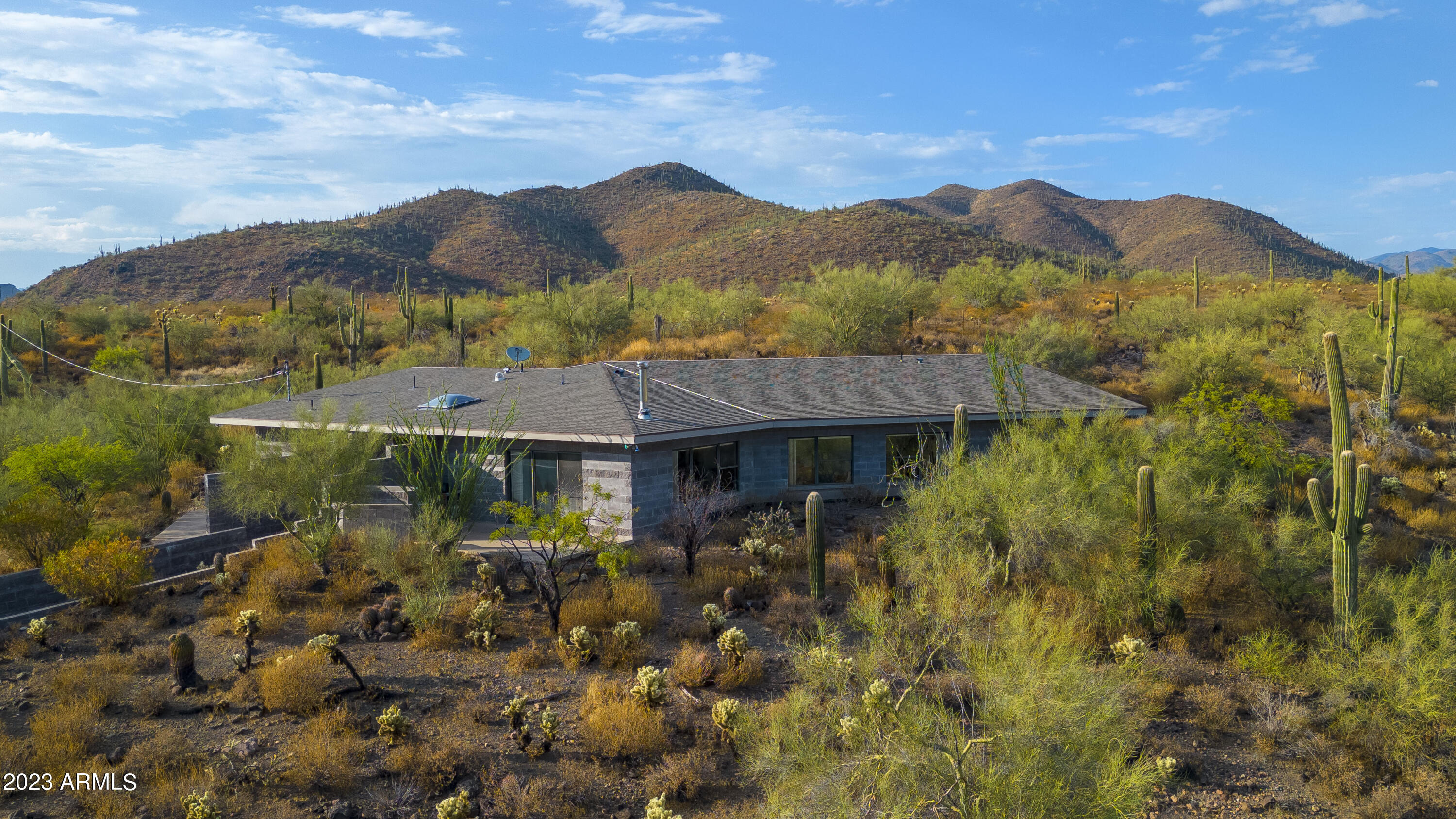 49636 N 15TH Avenue, New River, AZ 85087
