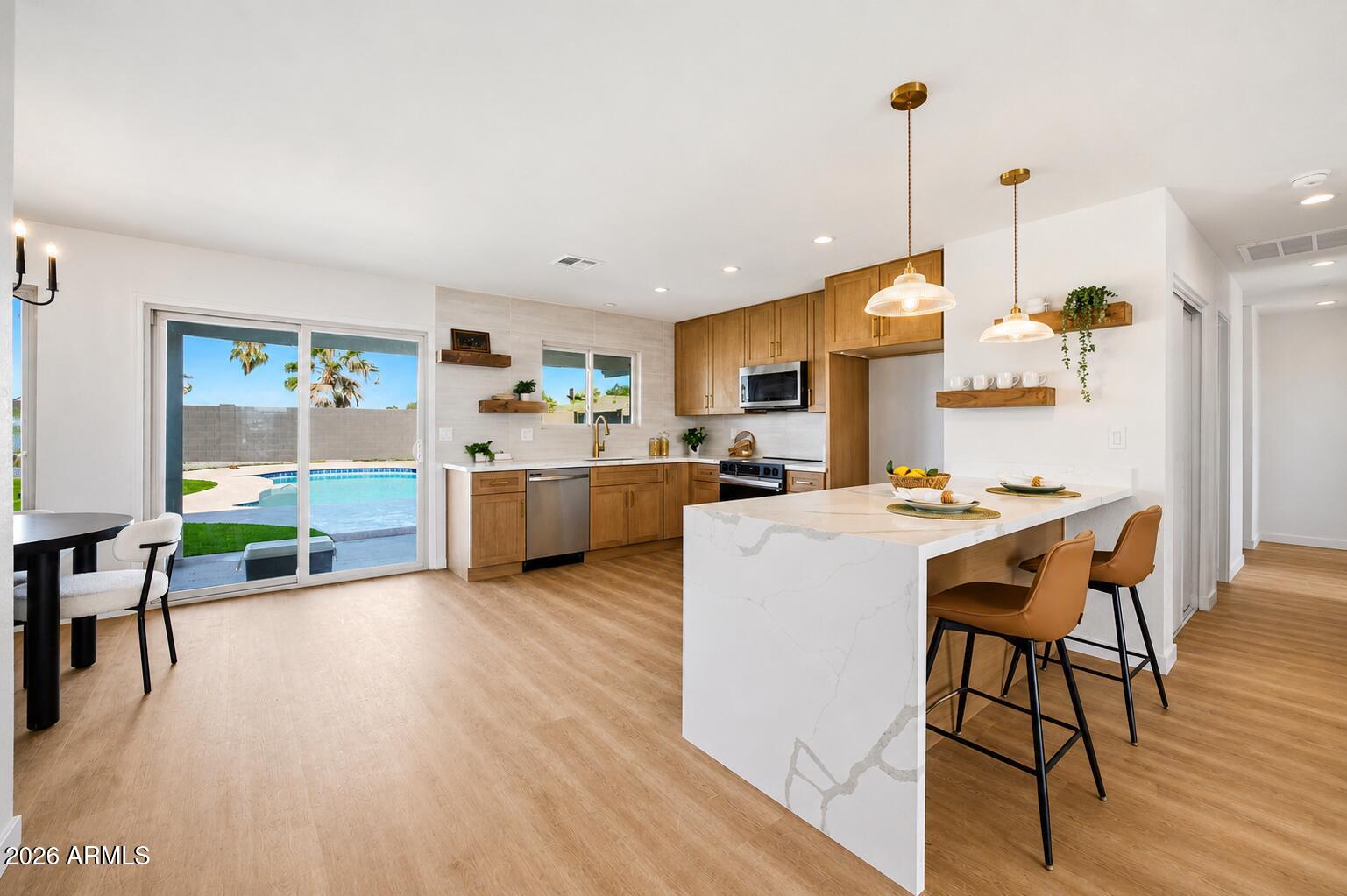 619 N SUN MEADOWS Avenue, Chandler, AZ 85226
