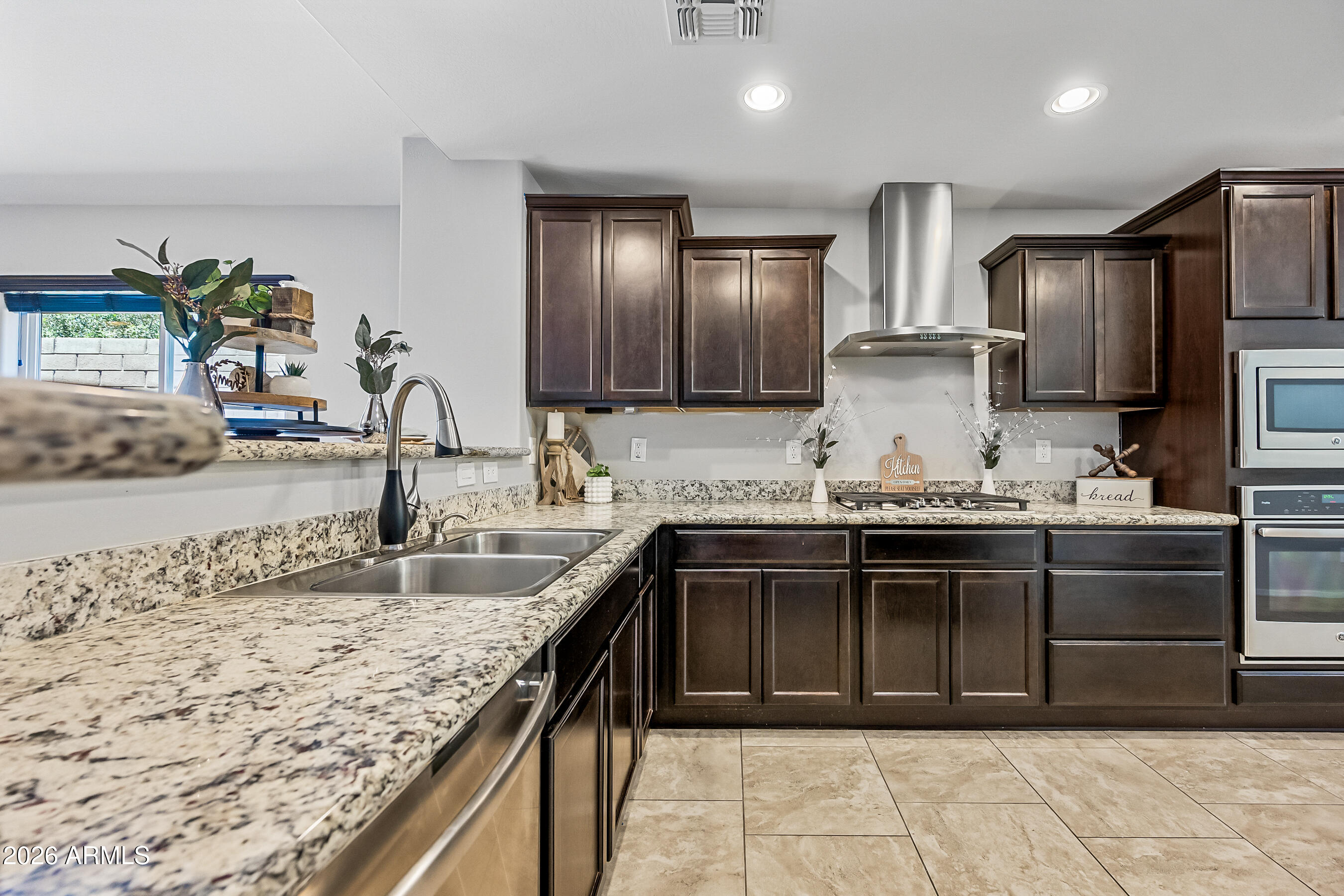 5032 S Curie Way, Mesa, AZ 85212