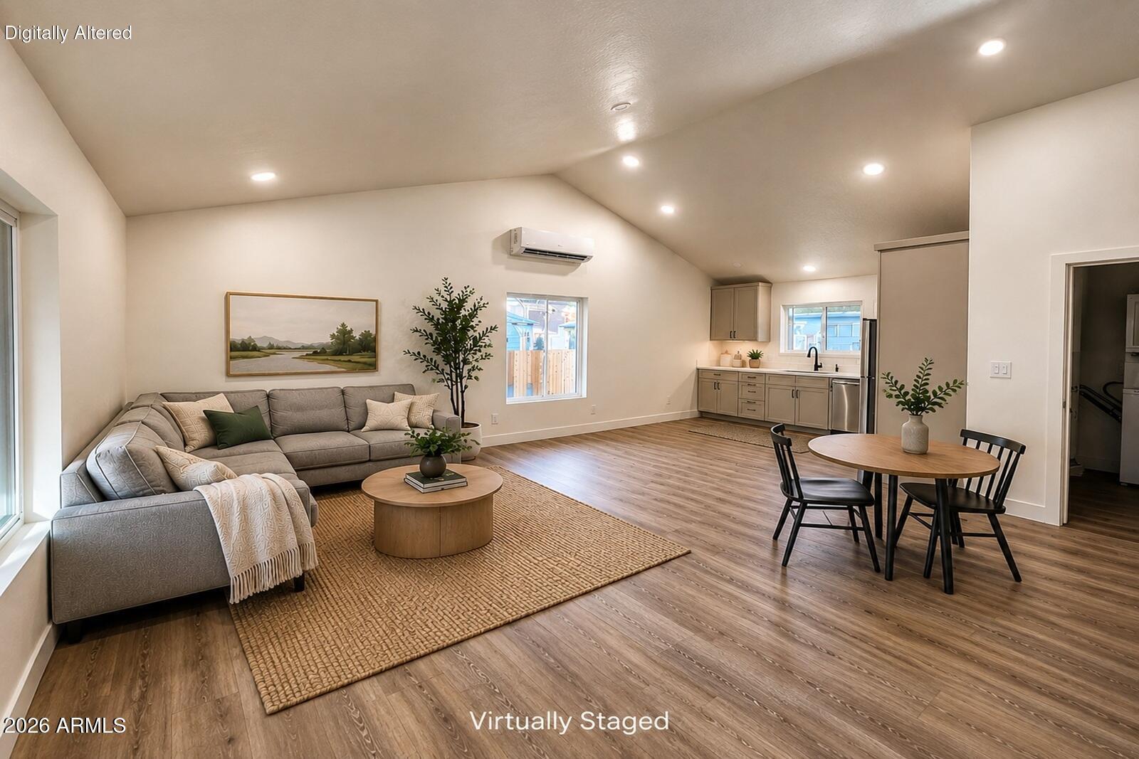 2053 Thousand Pines Dr, Overgaard, AZ 85933