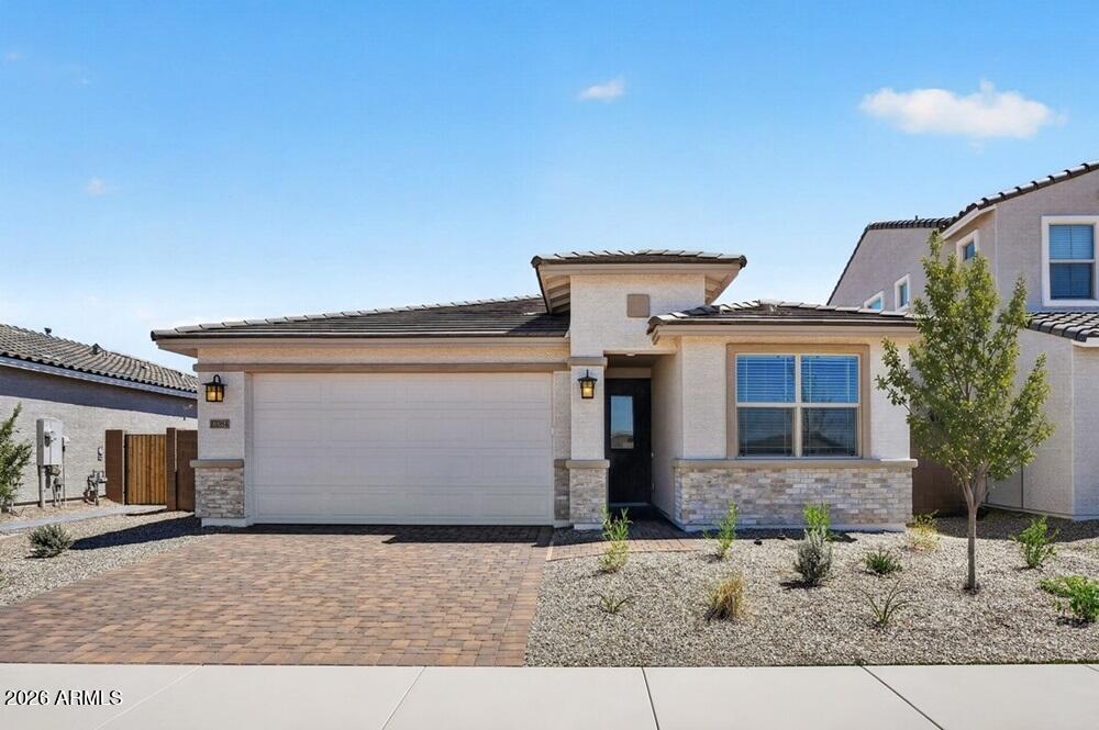 17084 W HONEYSUCKLE Drive, Surprise, AZ 85387