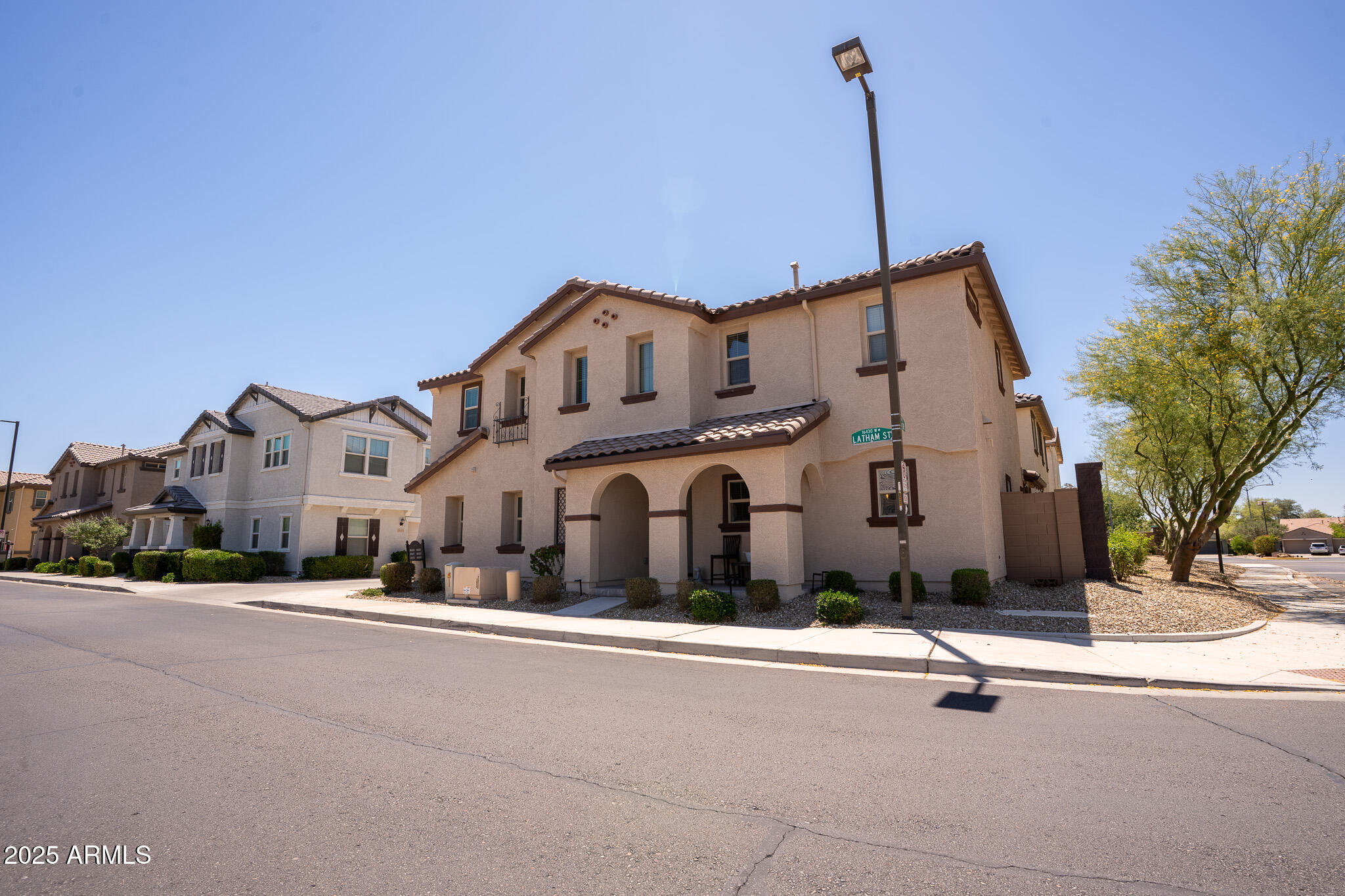 16425 W LATHAM Street, Goodyear, AZ 85338