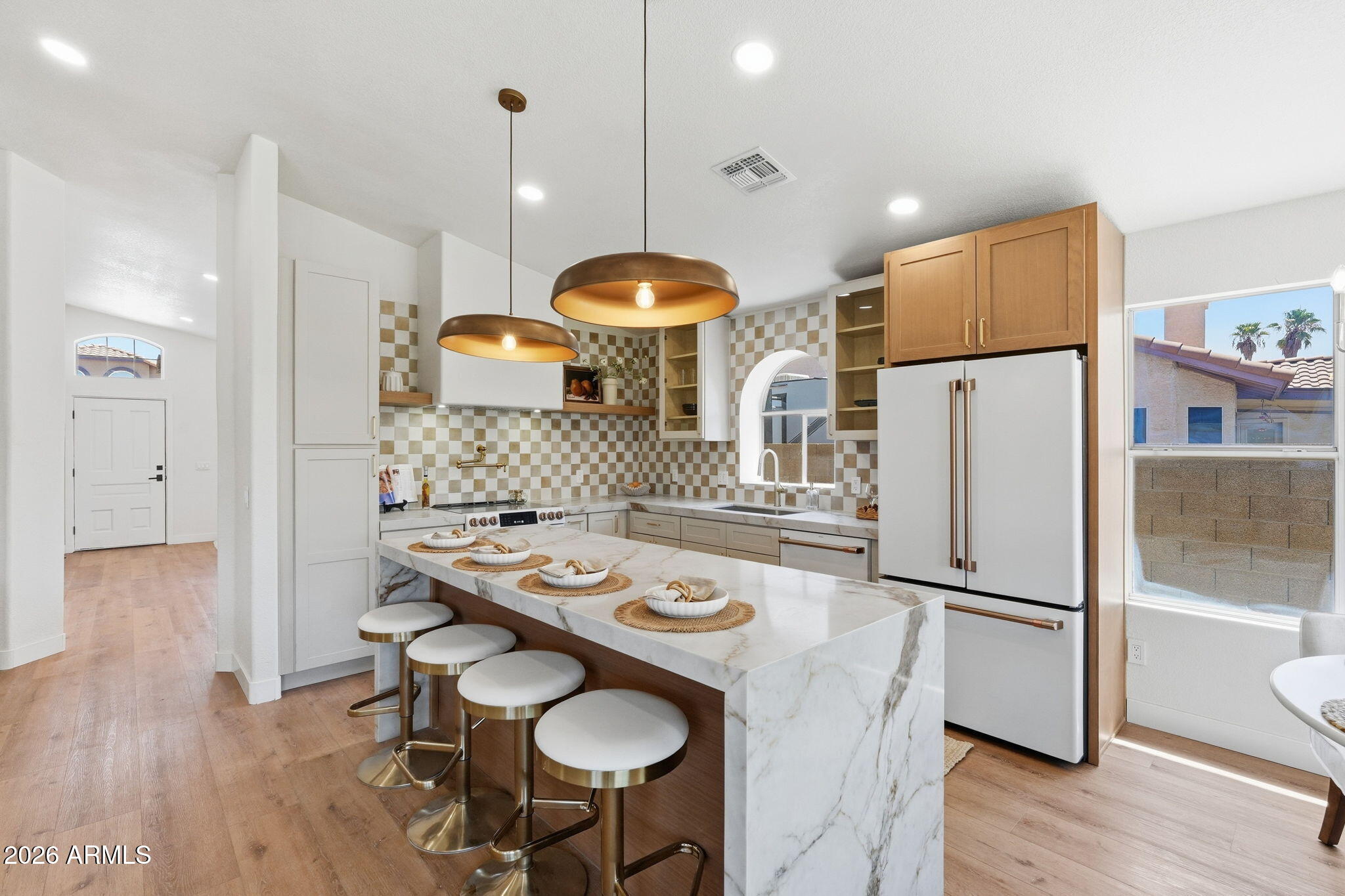 5729 E GELDING Drive, Scottsdale, AZ 85254