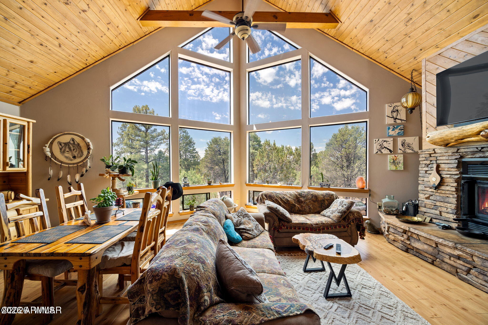 2228 EAGLE Lane, Overgaard, AZ 85933