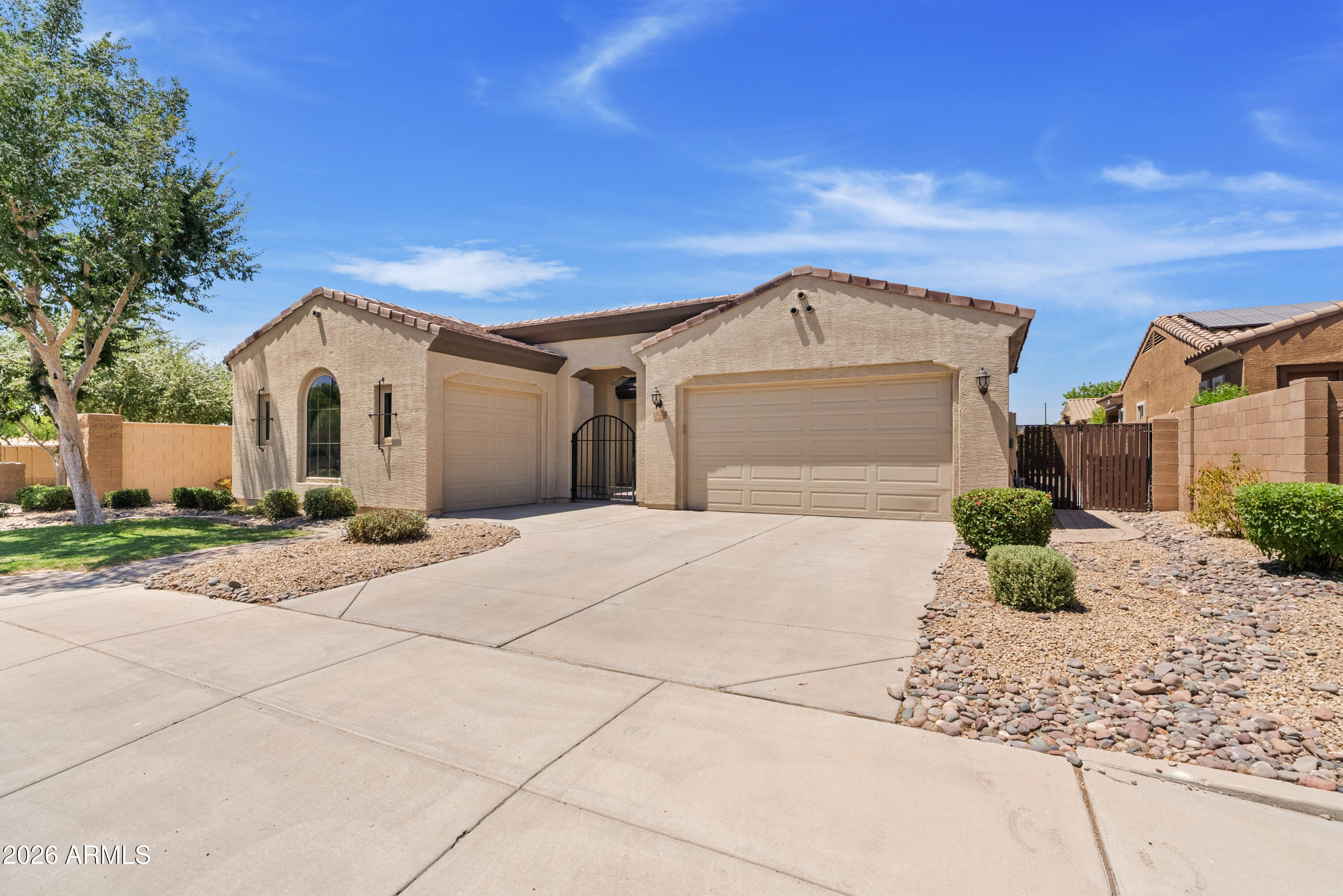 2524 E HONEYSUCKLE Place, Chandler, AZ 85286