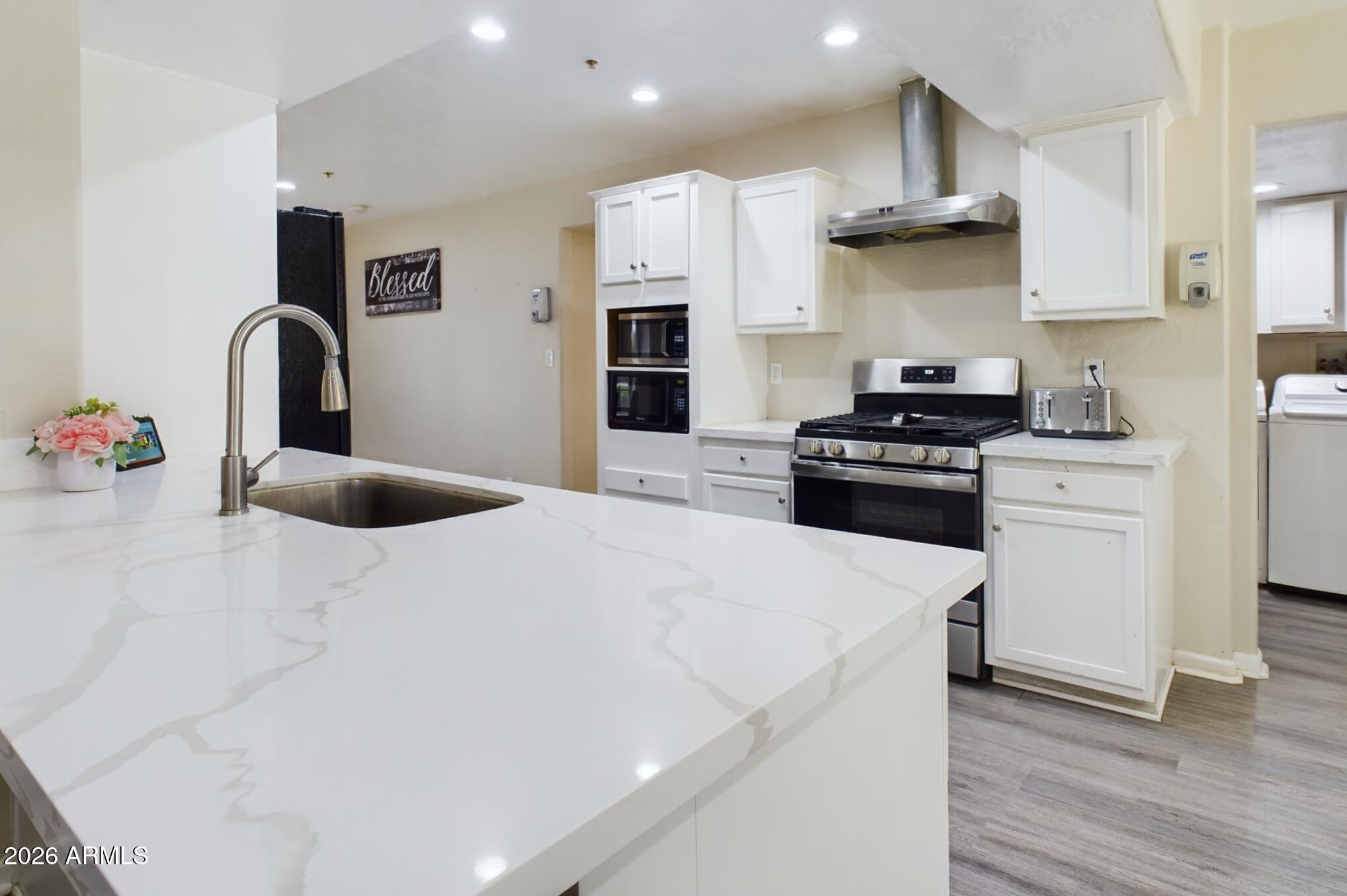 6739 E Sweetwater Avenue, Scottsdale, AZ 85254