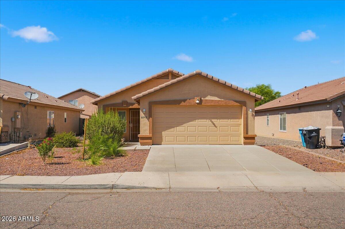 6042 W ENCINAS Lane, Phoenix, AZ 85043