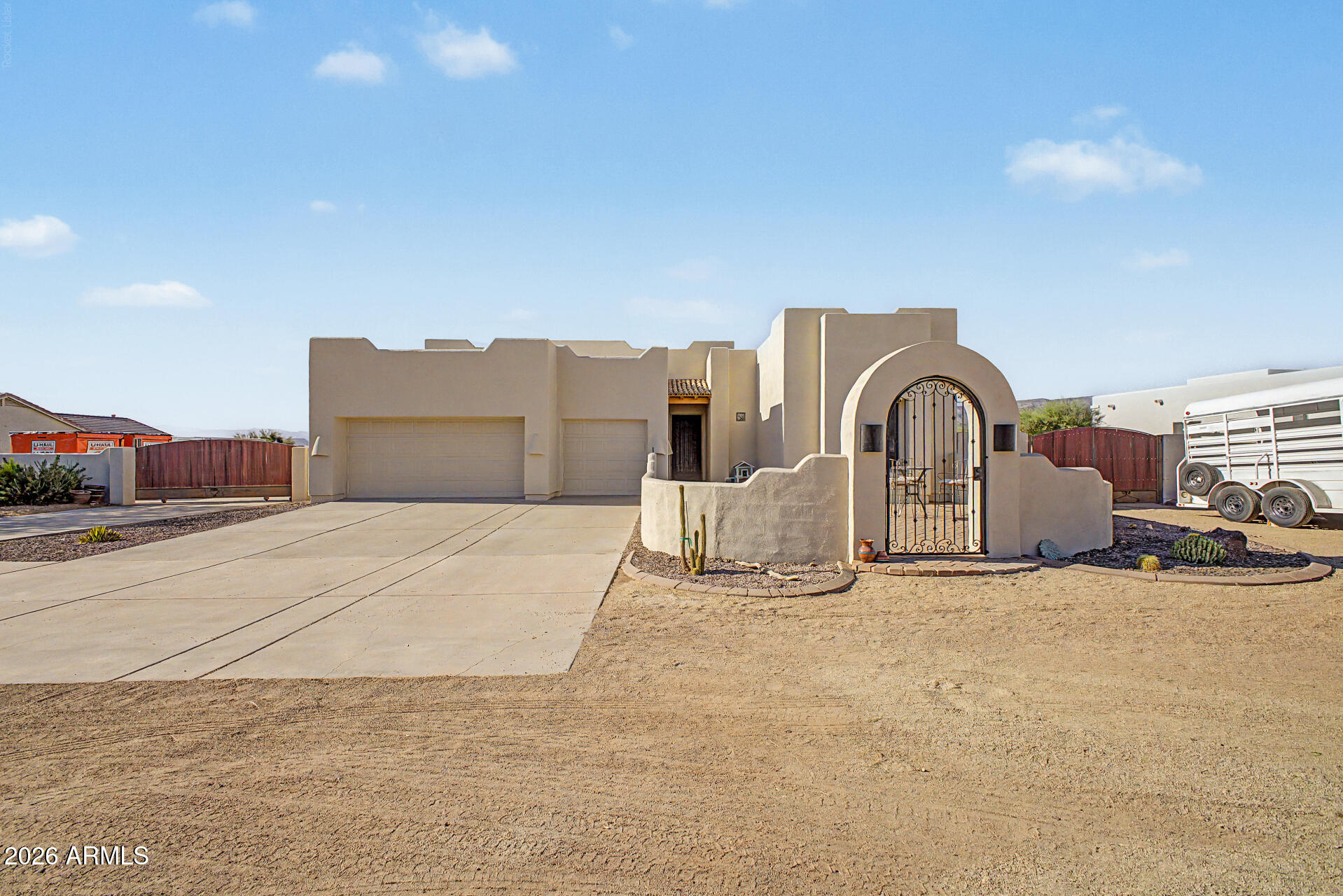 1120 E CIRCLE MOUNTAIN Road, New River, AZ 85087
