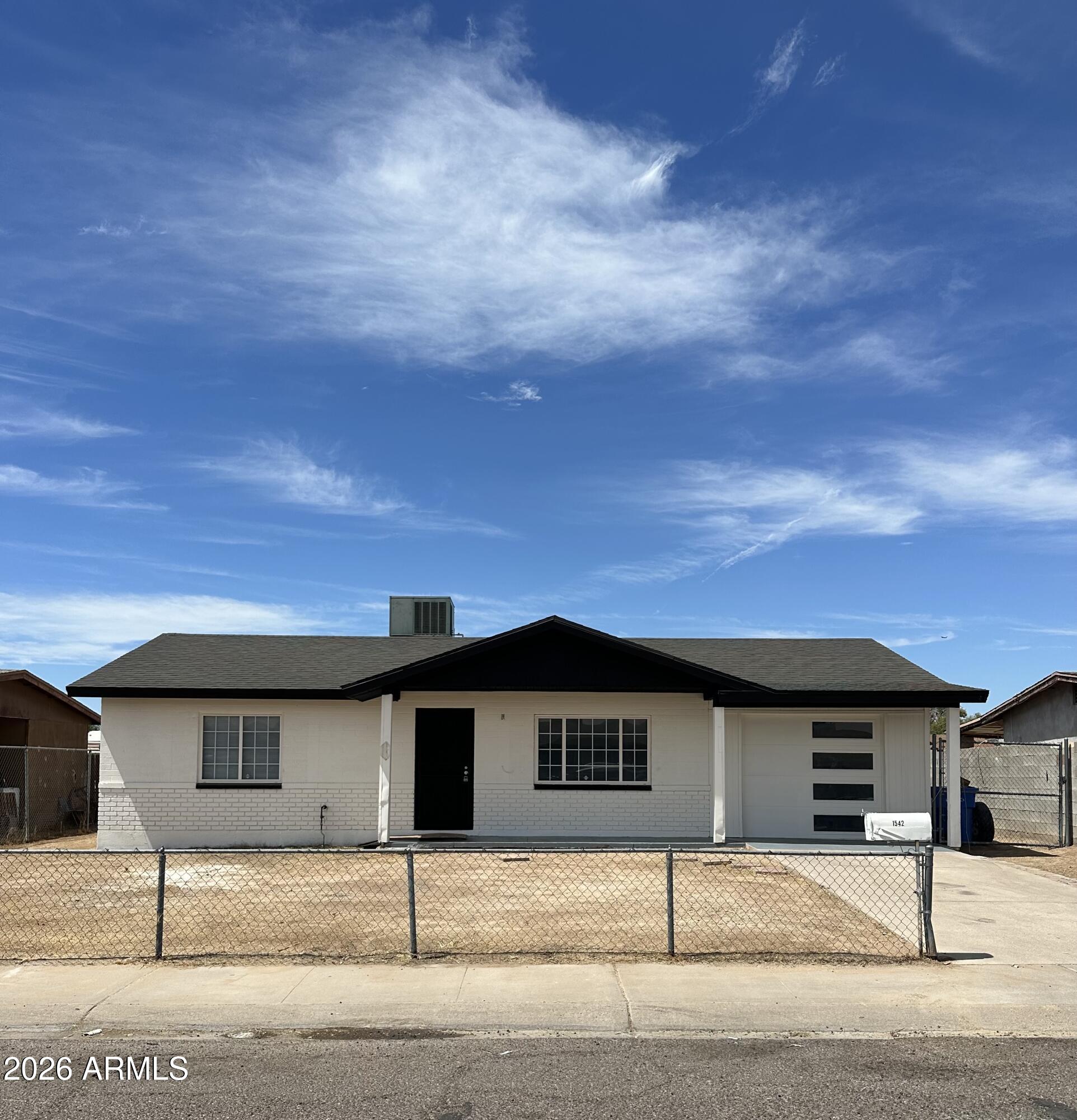 1542 W CARSON Road, Phoenix, AZ 85041