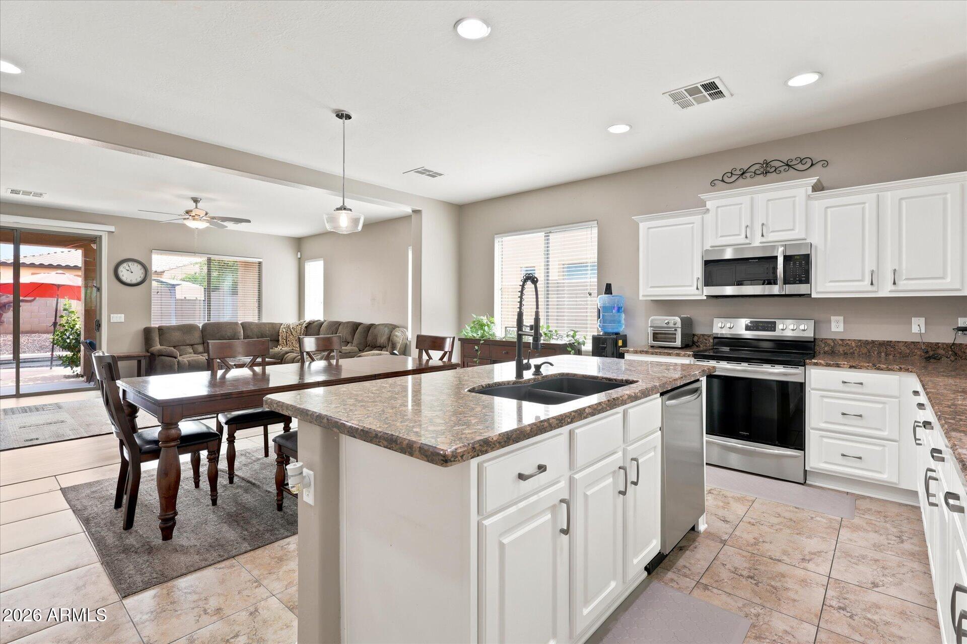 16974 W RIO VISTA Lane, Goodyear, AZ 85338