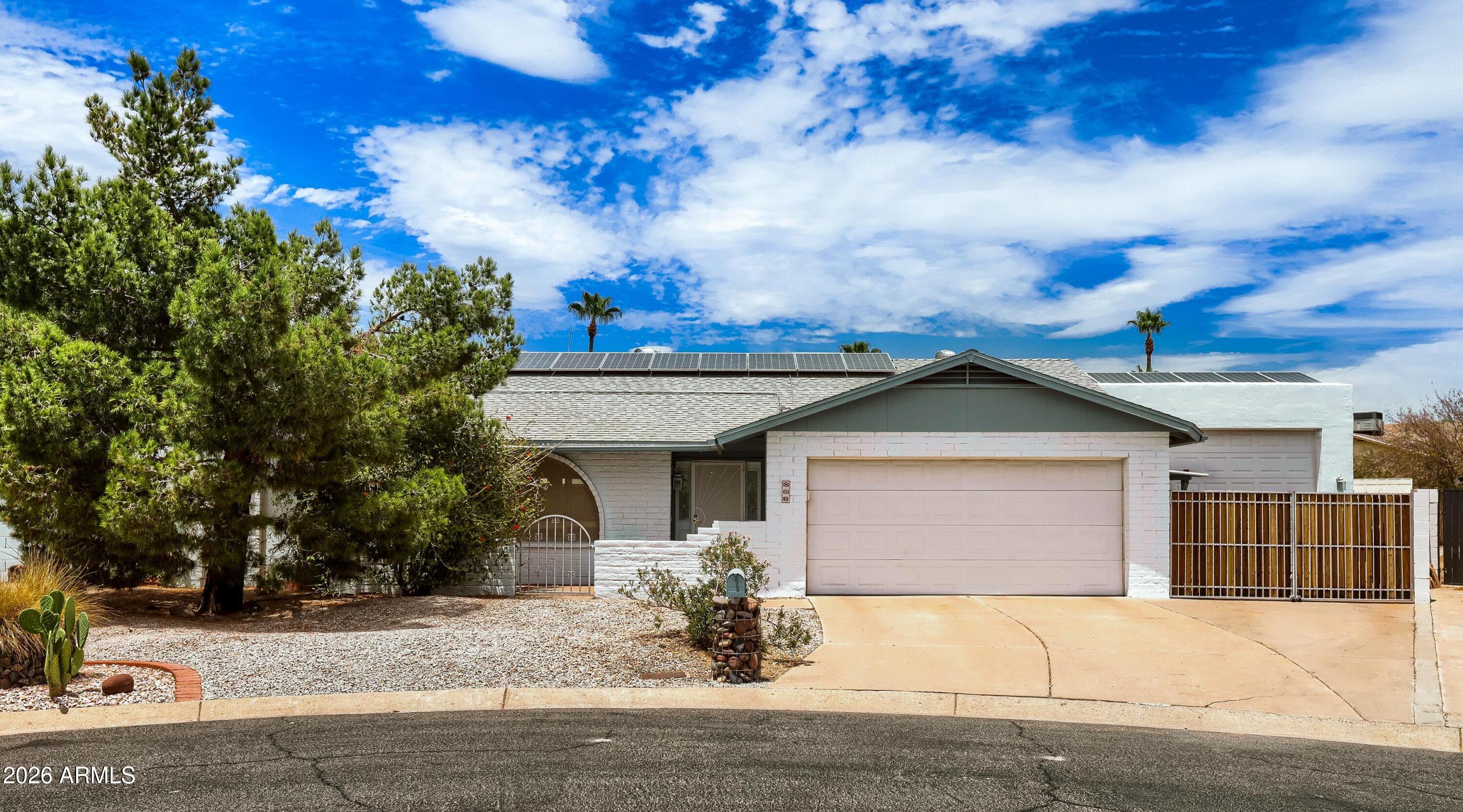 856 E PARADISE Lane, Phoenix, AZ 85022
