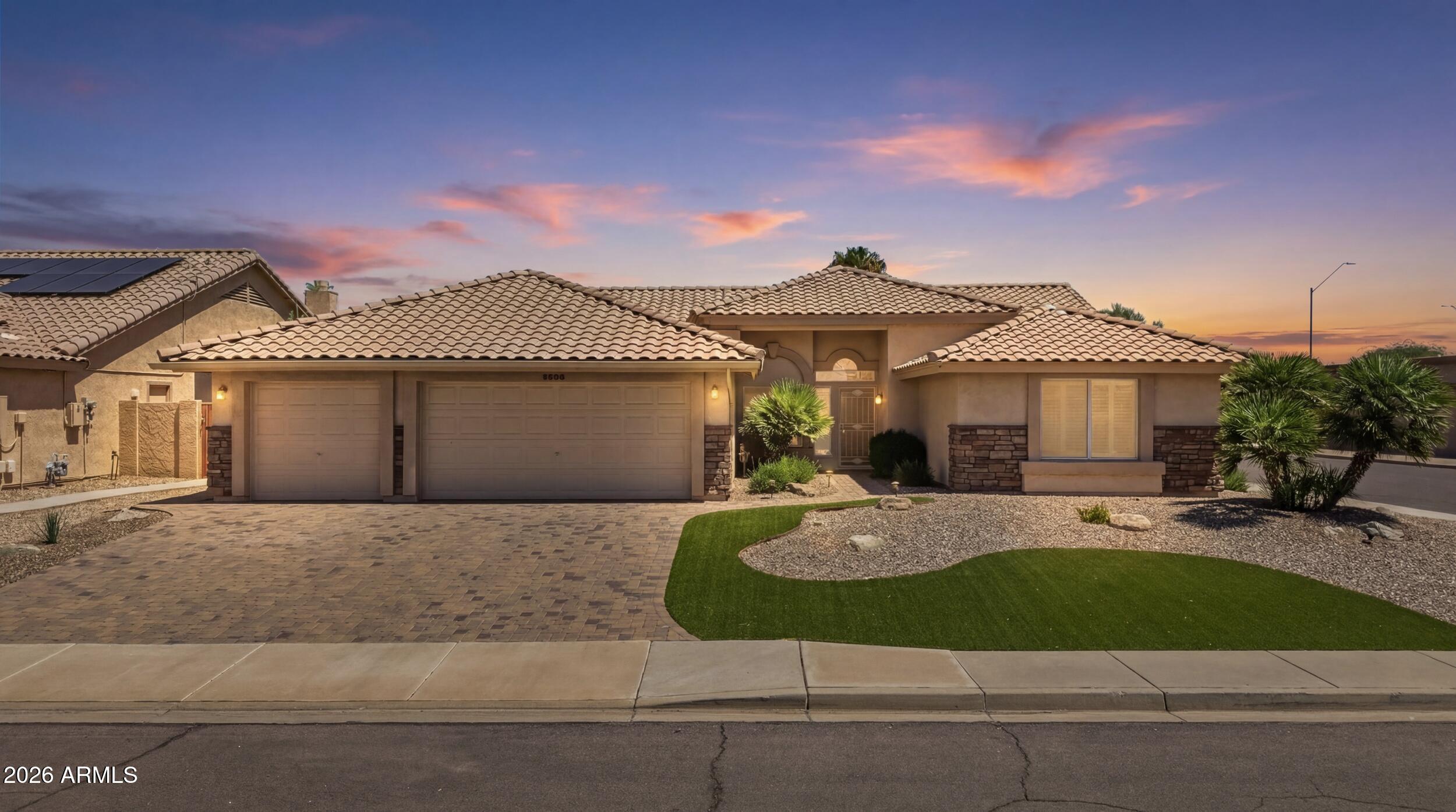 8306 W TONTO Lane, Peoria, AZ 85382
