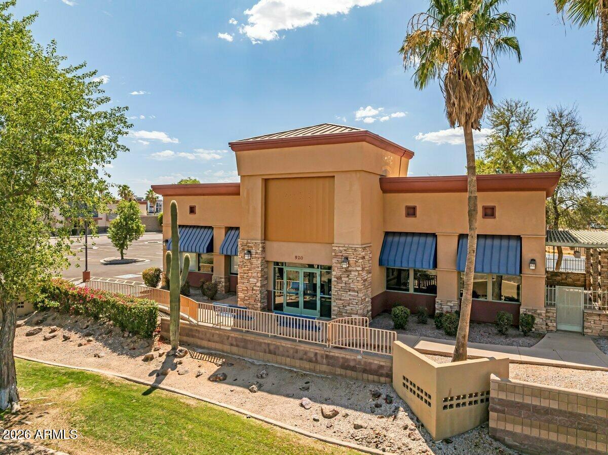 920 S GILBERT Road, Gilbert, AZ 85296