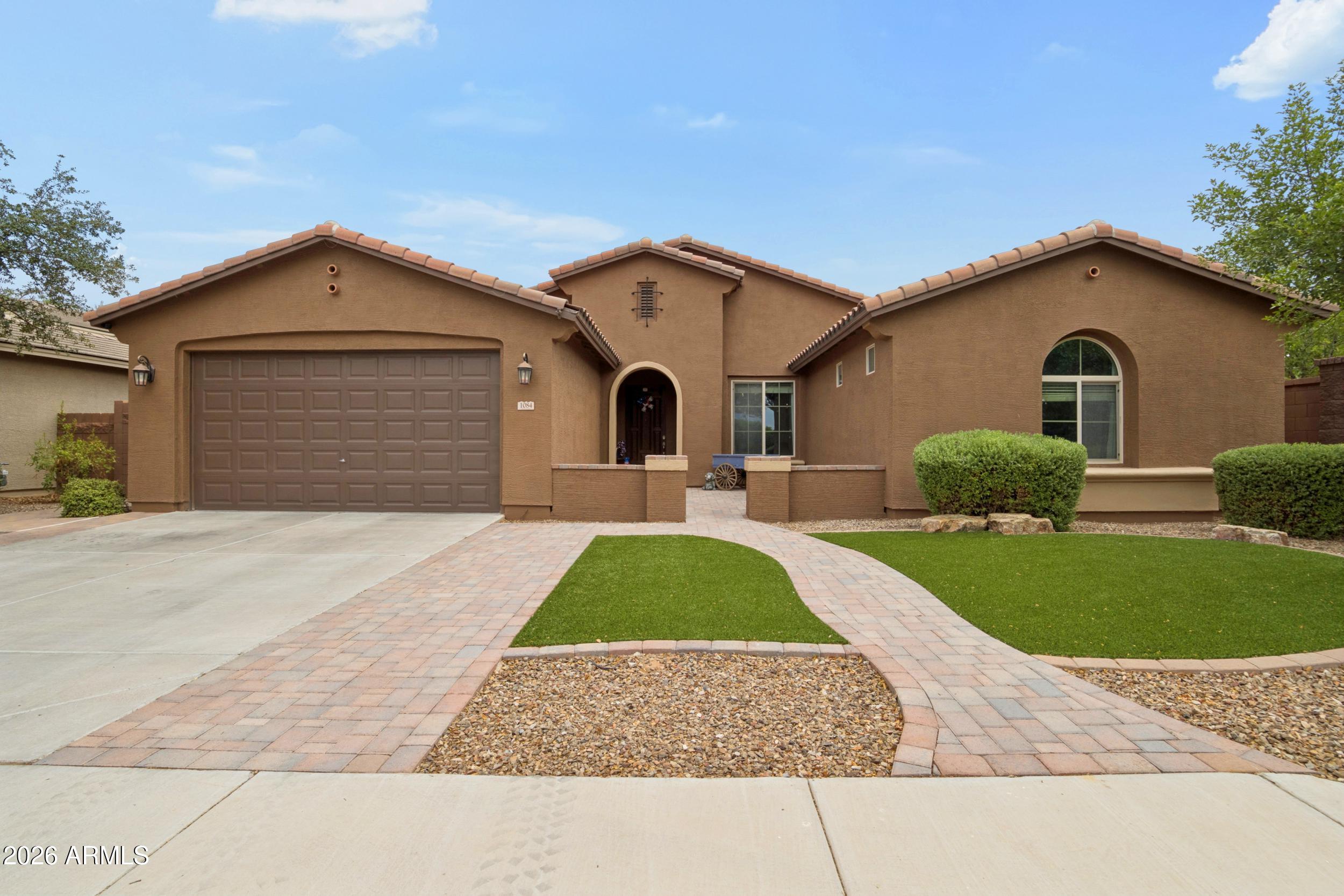 1084 W FEVER TREE Avenue, Queen Creek, AZ 85140