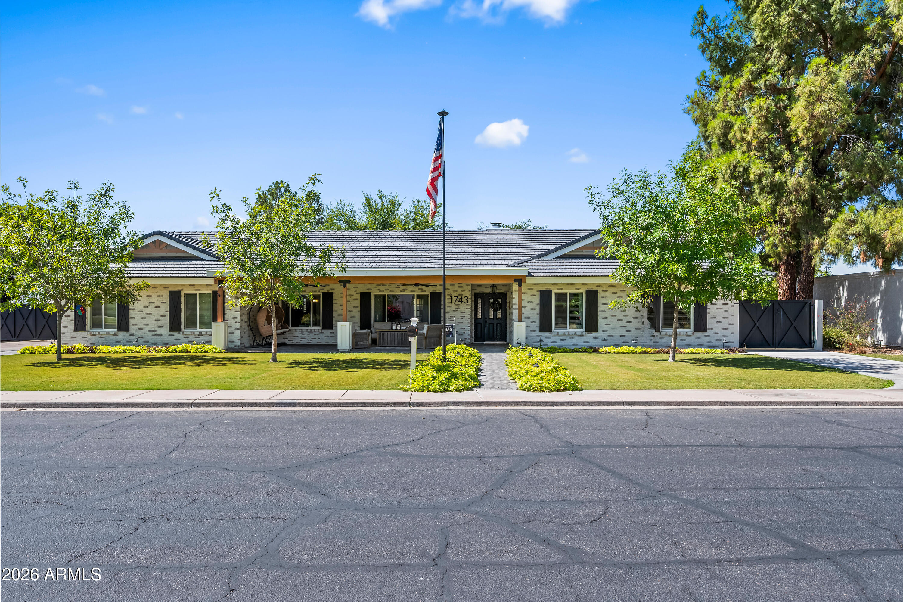 1743 E EVERGREEN Street, Mesa, AZ 85203