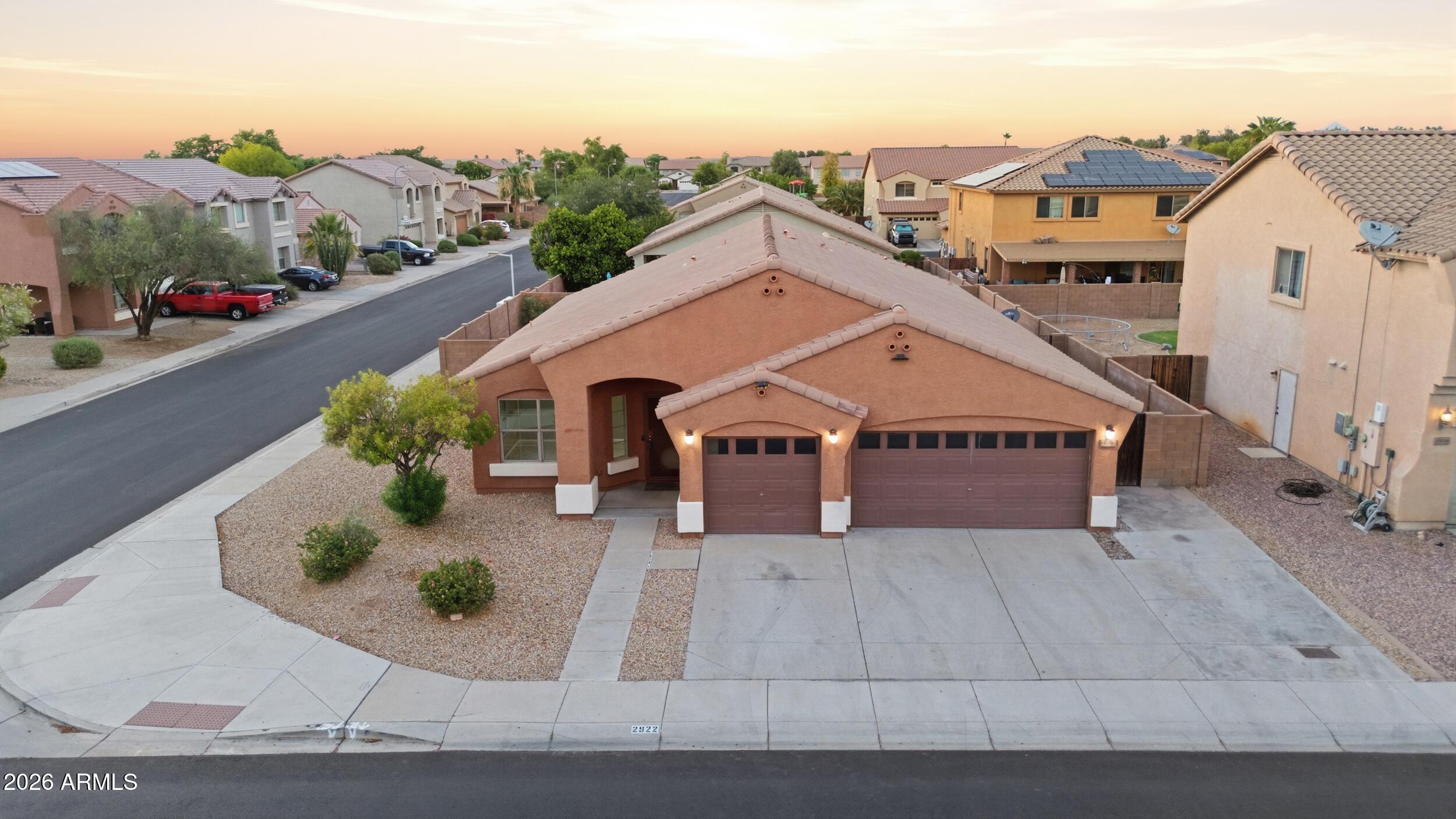 2922 W DUNBAR Drive, Phoenix, AZ 85041