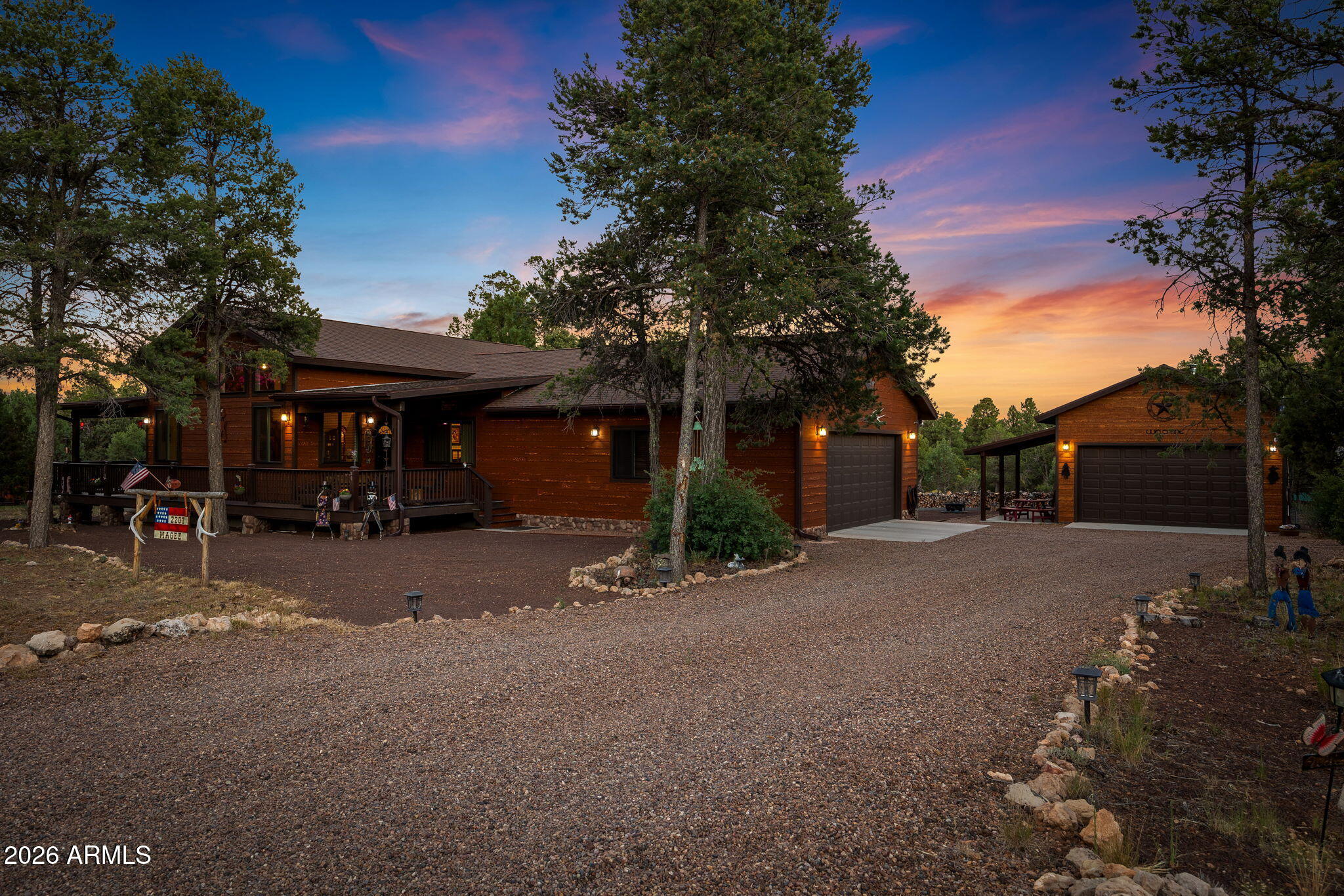 2207 FOUR POINT Circle, Overgaard, AZ 85933