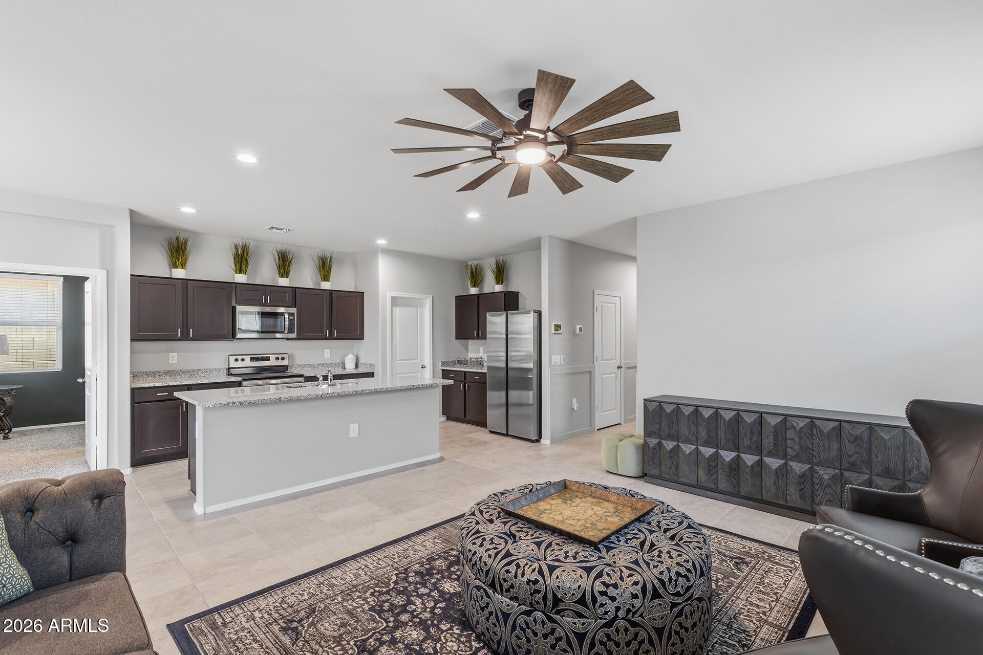 18633 W DESERT HOLLOW Drive, Wittmann, AZ 85361