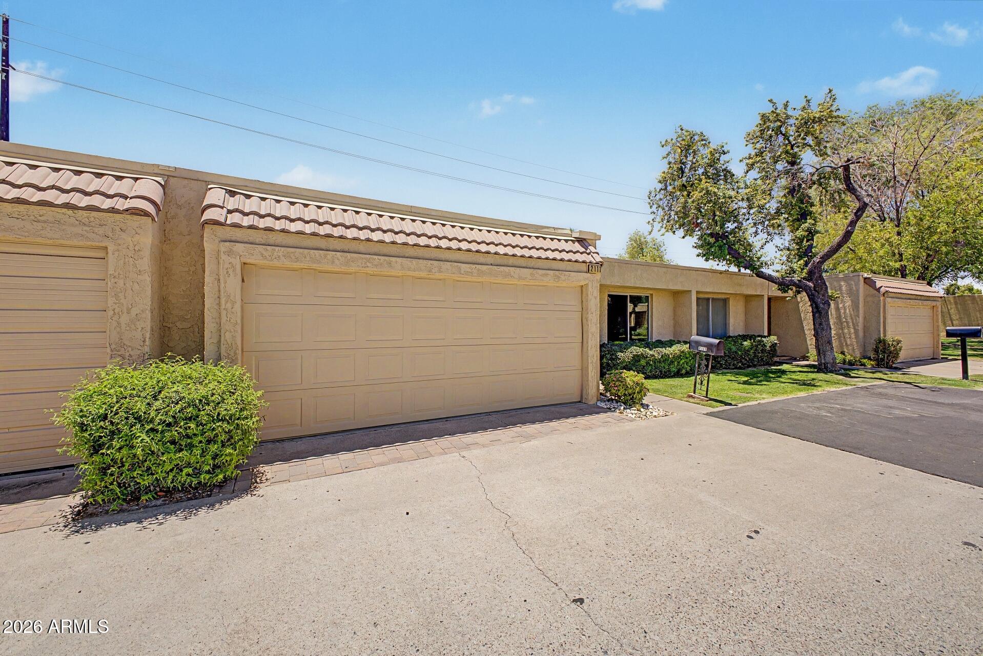 2111 W Claremont Street, Phoenix, AZ 85015